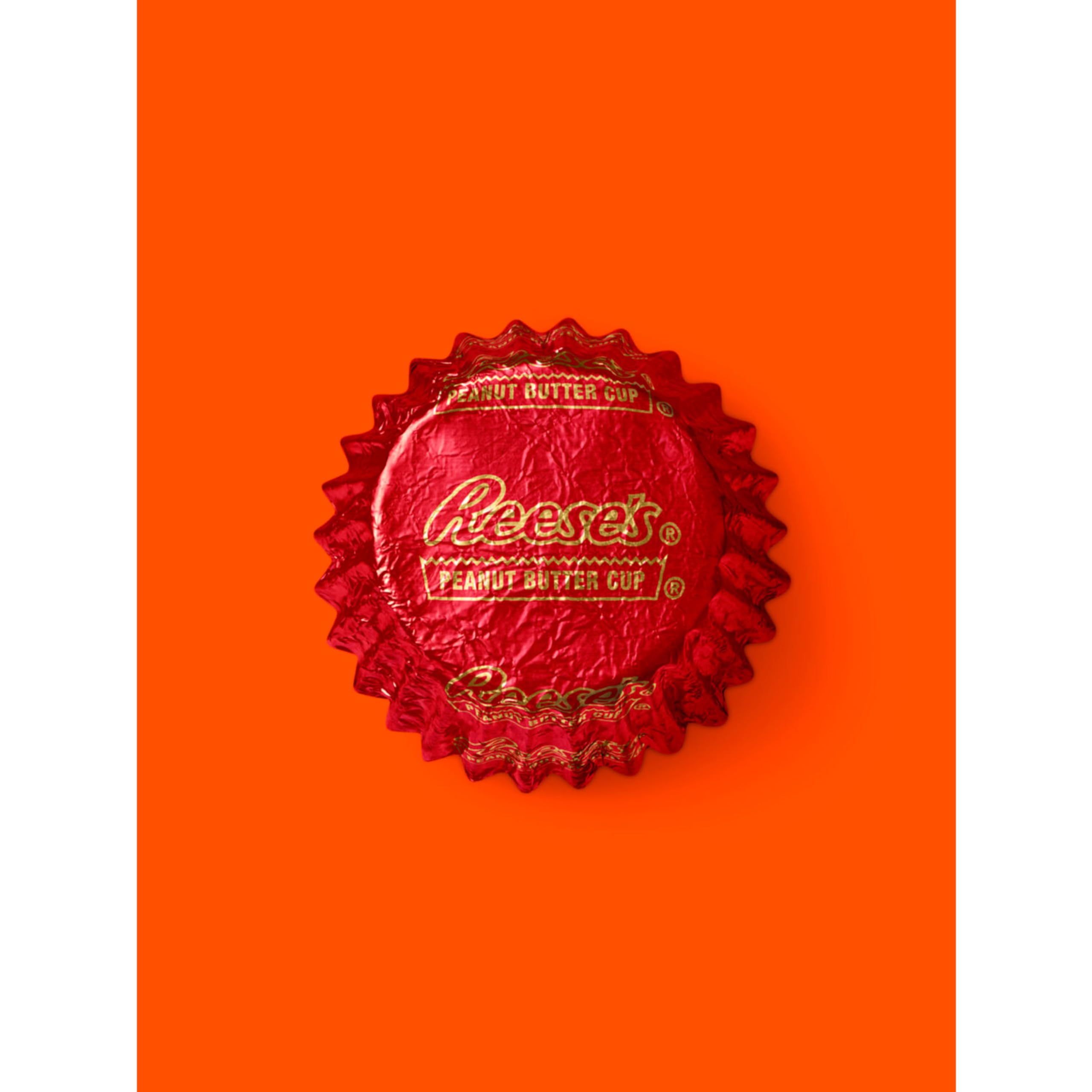 Reese's Miniatures Milk Chocolate Peanut Butter Cups - 9.9 oz Valentine's Day Candy Bag | Bulk Chocolate Treats for Gifts, Parties & Snacking