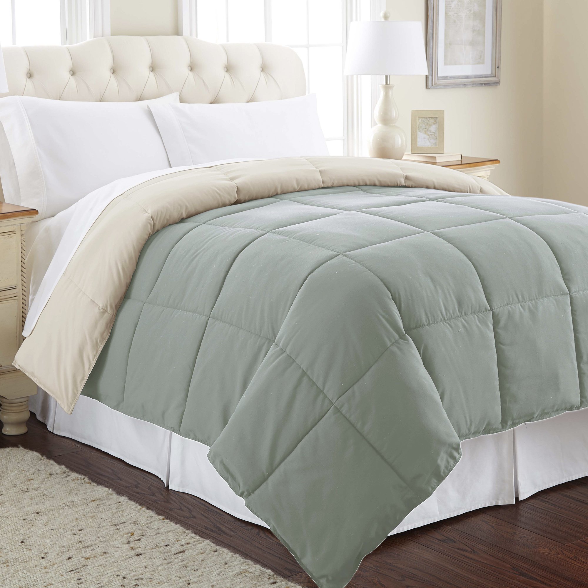 Premium Down Alternative Microfiber Comforter - Ultra Soft & Hypoallergenic Reversible Quilted Duvet Insert - All Season Bedding for Queen/Full Size in Seafoam & Almond - Perfect for Cozy Nights, Guest Rooms & Luxury Hotels