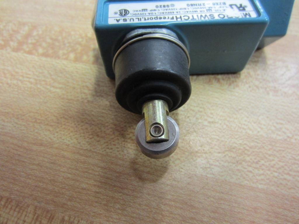 Waterproof Enclosed Limit Switch - IP67 Rated for Industrial Automation, CNC Machines & Robotics | Durable Safety Switch for Harsh Environments