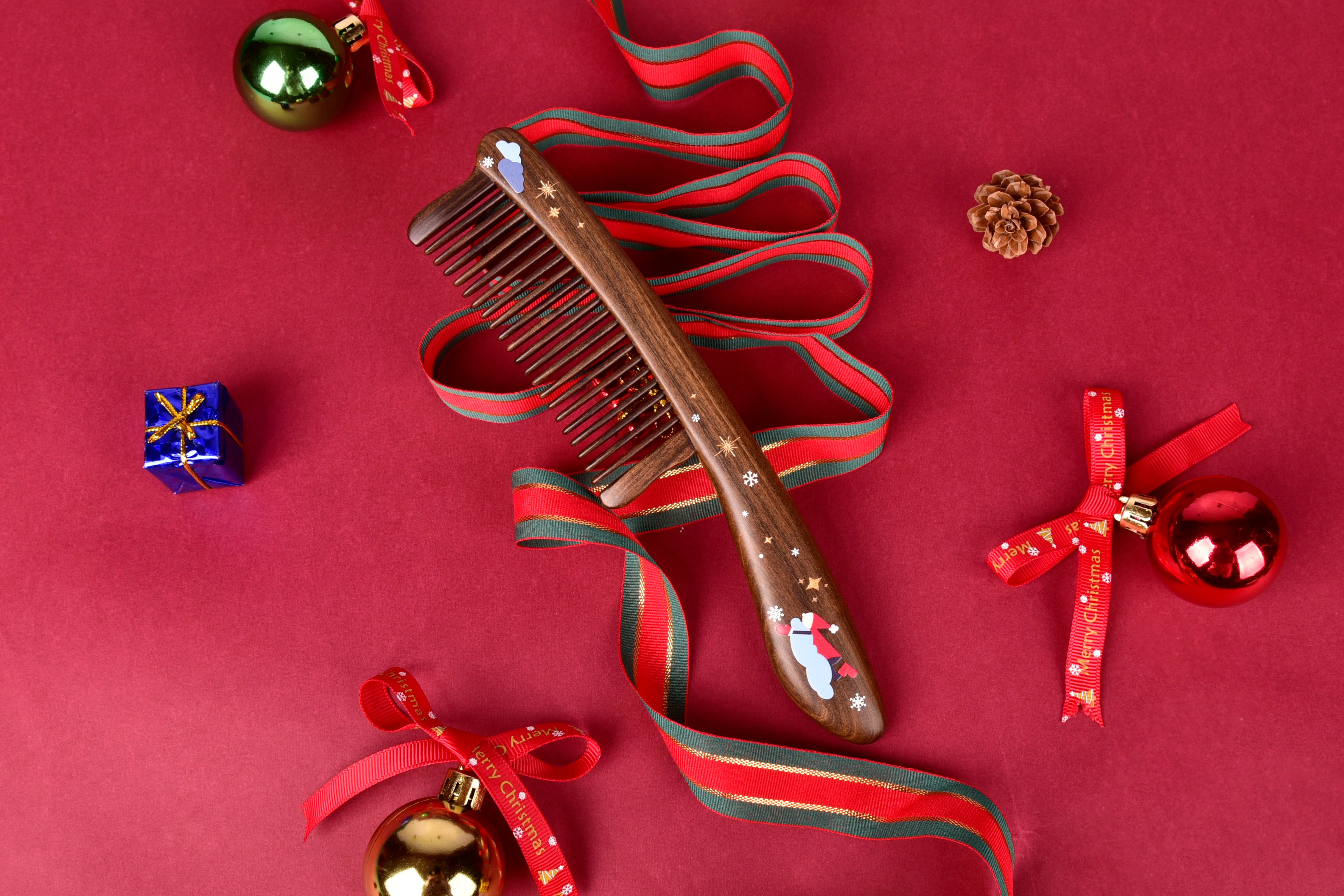 Snowman Long Handle Wooden Comb for Hair Care - Detangling & Scalp Massage - Perfect for Home, Travel & Gifts
