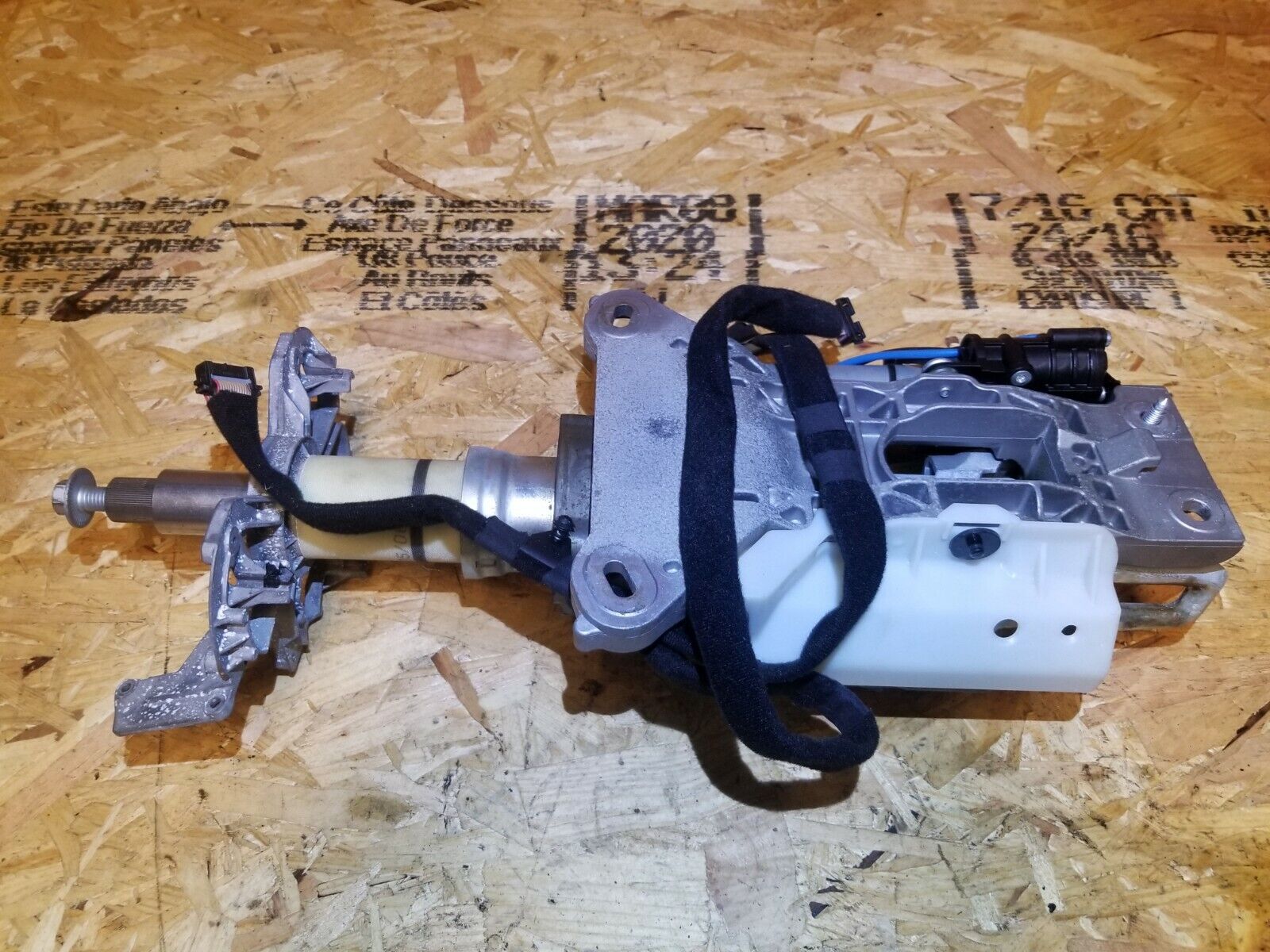 2004-2007 BMW 530xi E60 AWD OEM Steering Column Assembly - Perfect for DIY Repairs & Smooth Driving Experience