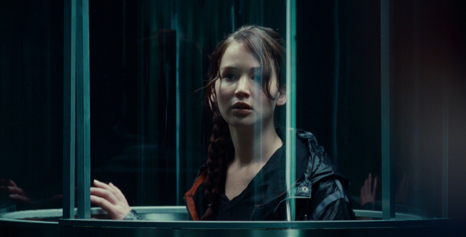 The Hunger Games DVD - Action Adventure Movie Based on the Bestselling Novel by Suzanne Collins - Perfect for Movie Nights and Fans of Dystopian Films