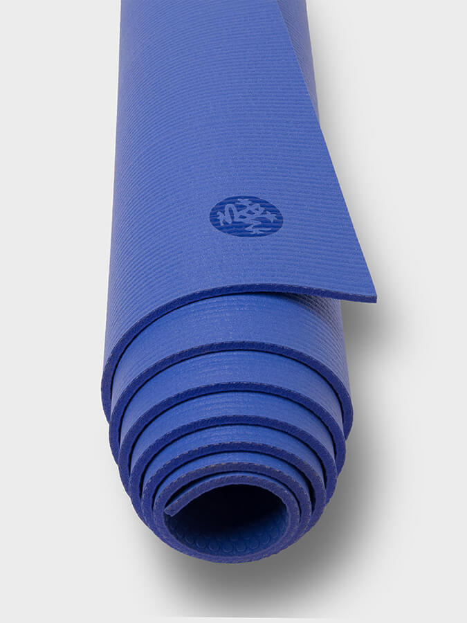 Manduka PROlite Standard 71 Yoga Mat 4.7mm - Premium Non-Slip Yoga Mat for Home & Studio Workouts - Ideal for Hot Yoga, Pilates & Meditation Practice