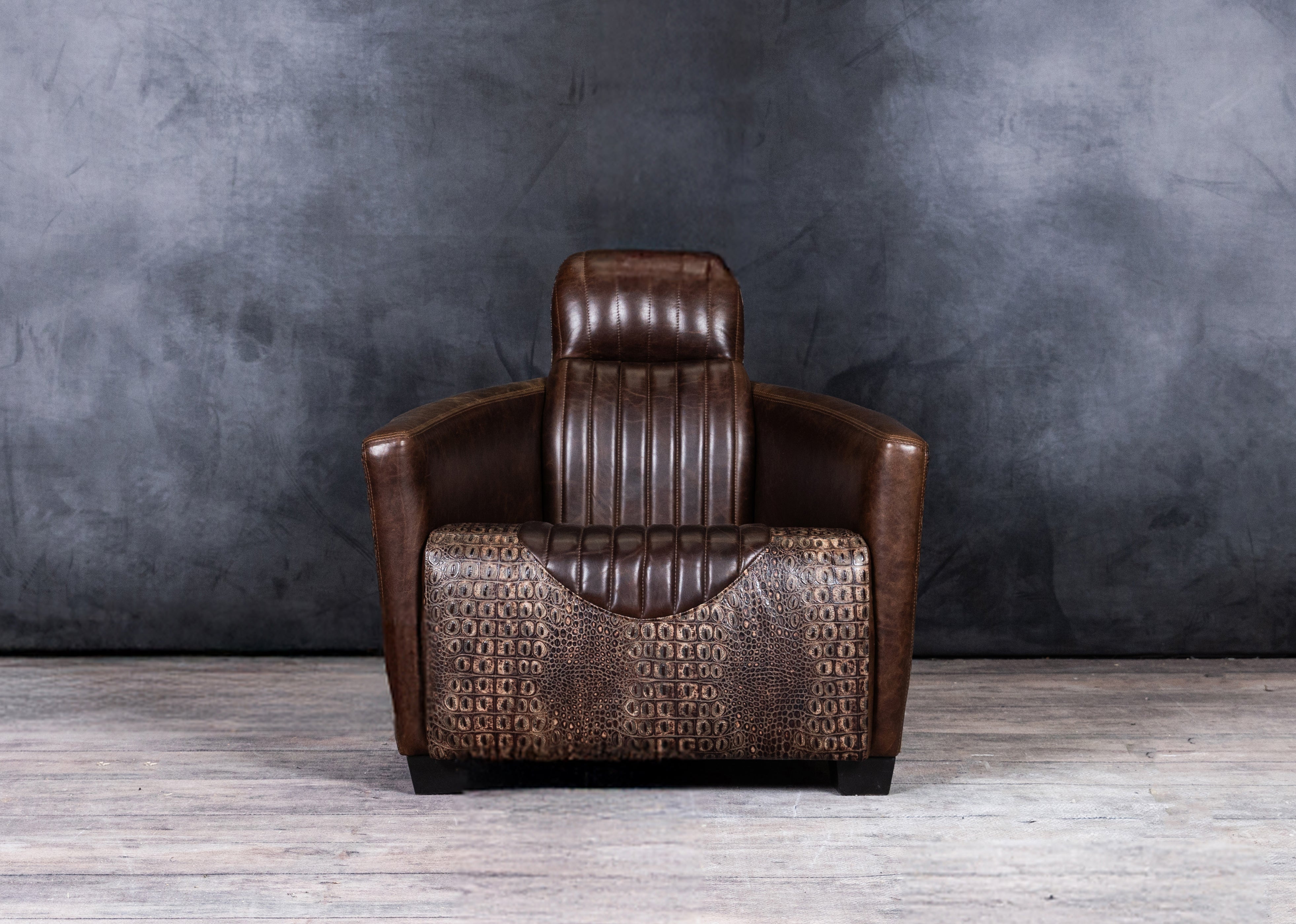 Premium Aviator Leather Chair - Classic Brown Genuine Leather Recliner for Living Room, Home Theater & Office - Ergonomic Design for Ultimate Comfort & Style