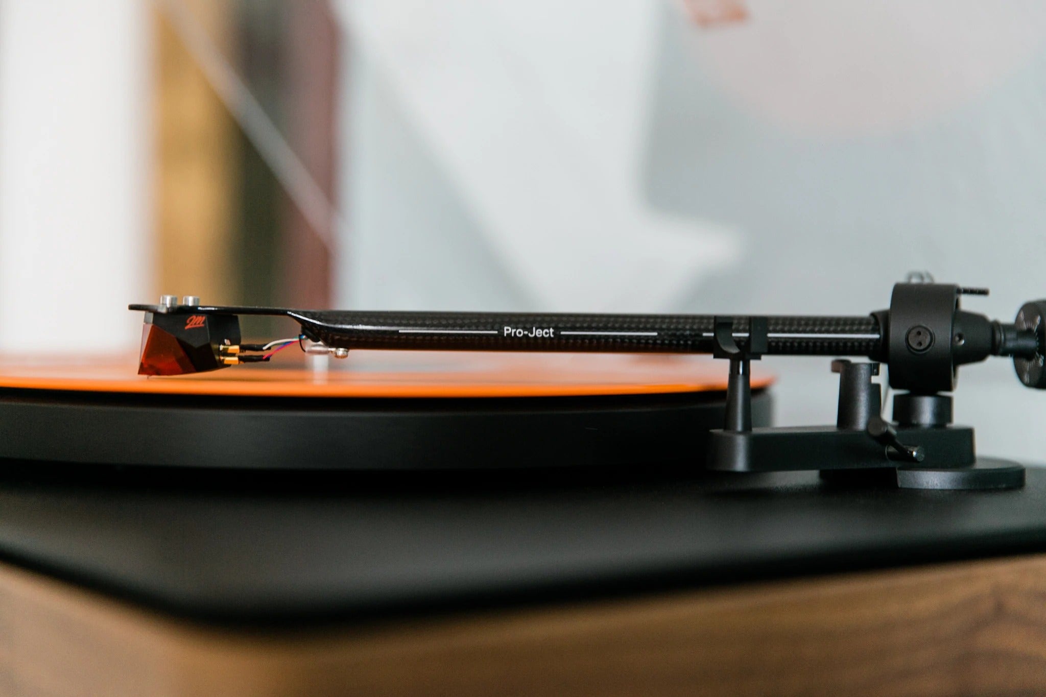 AUDIO THE+ Bluetooth Record Player Speaker with SE MAPLE Design - Wireless Music Streaming for Home, Office, and Outdoor Parties