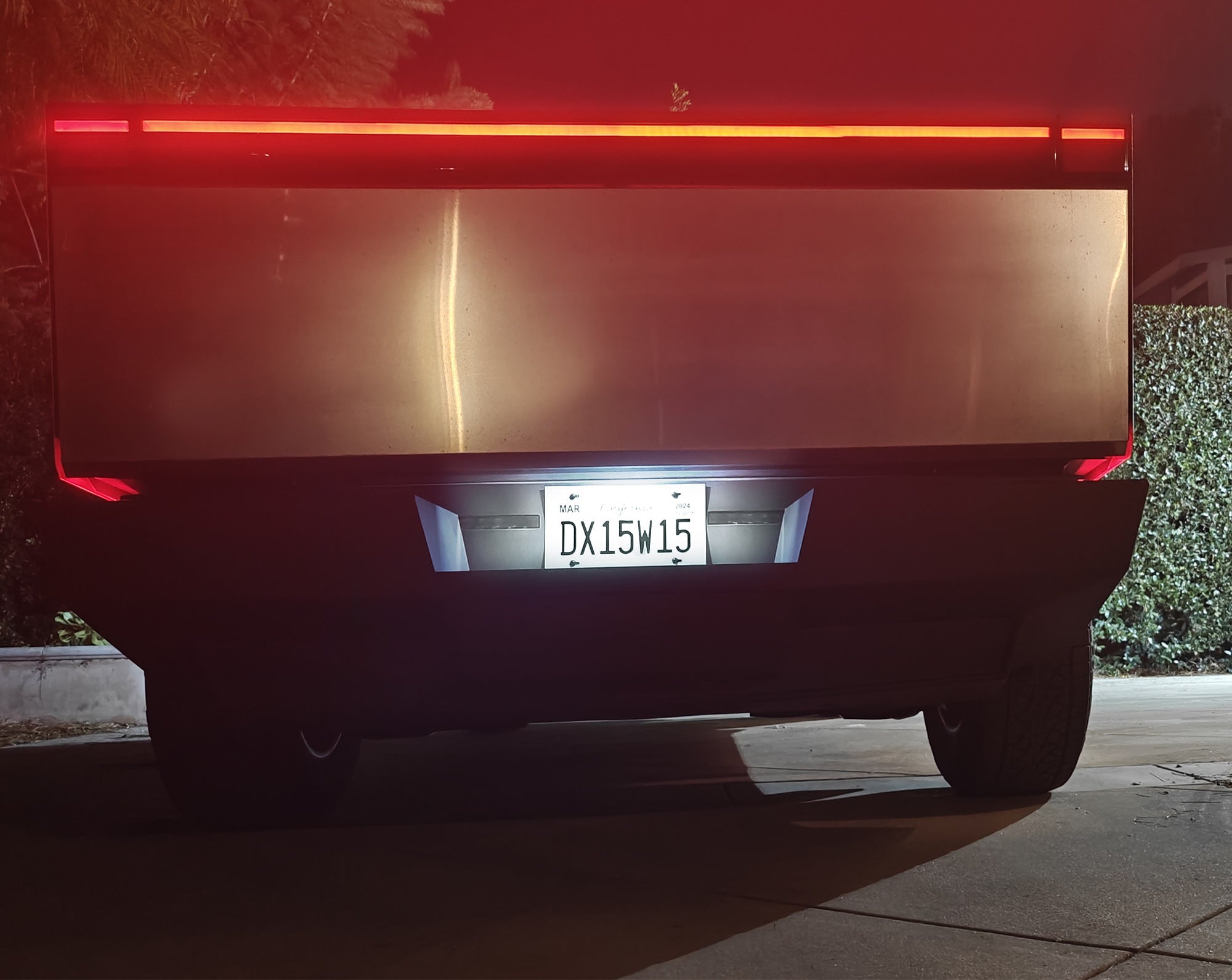 18 SMD Ultra Bright Xenon White LED License Plate Light for Tesla Cybertruck - Waterproof, Easy Installation, Enhanced Night Visibility for Safe Driving