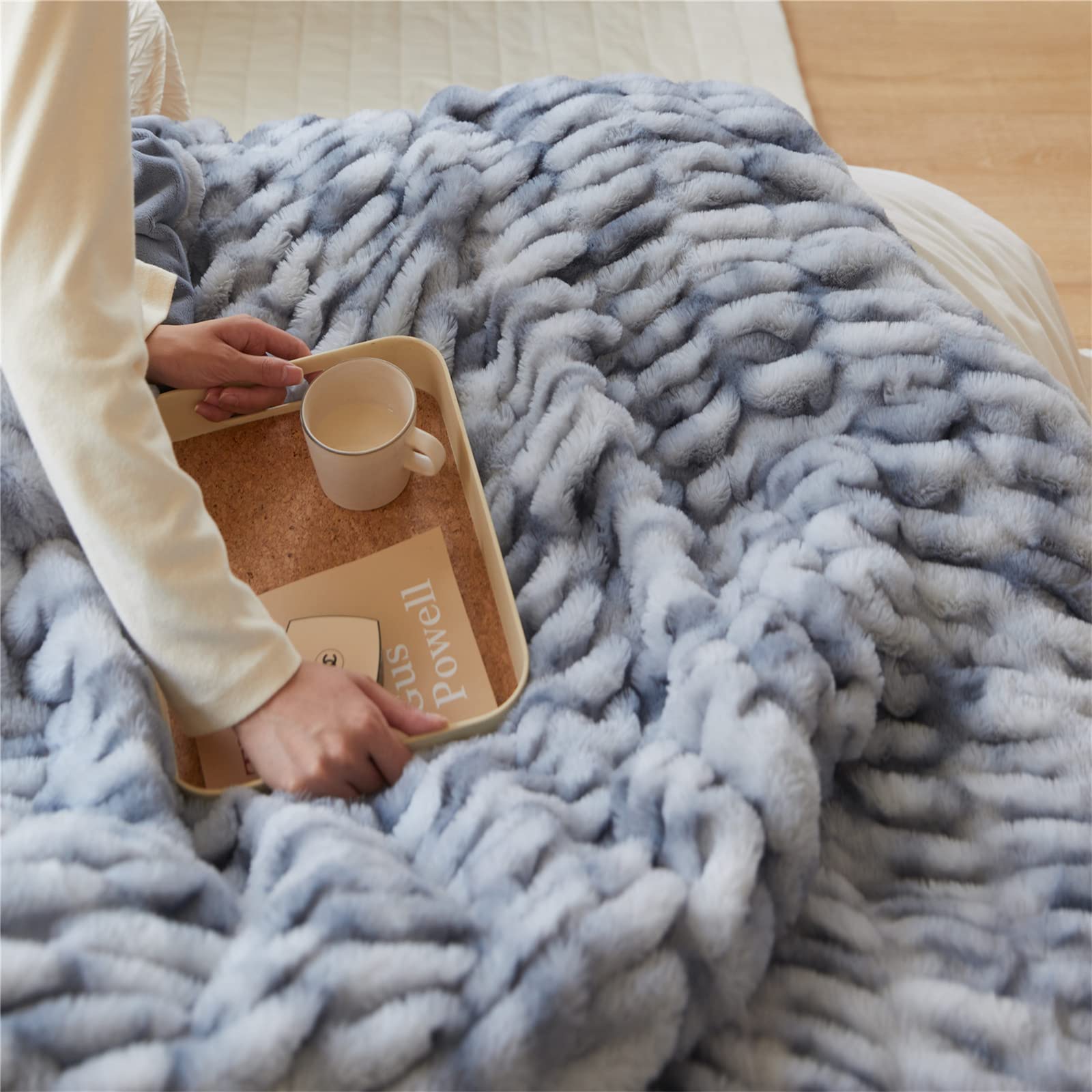 Luxury Super Soft Faux Fur Throw Blanket - 59