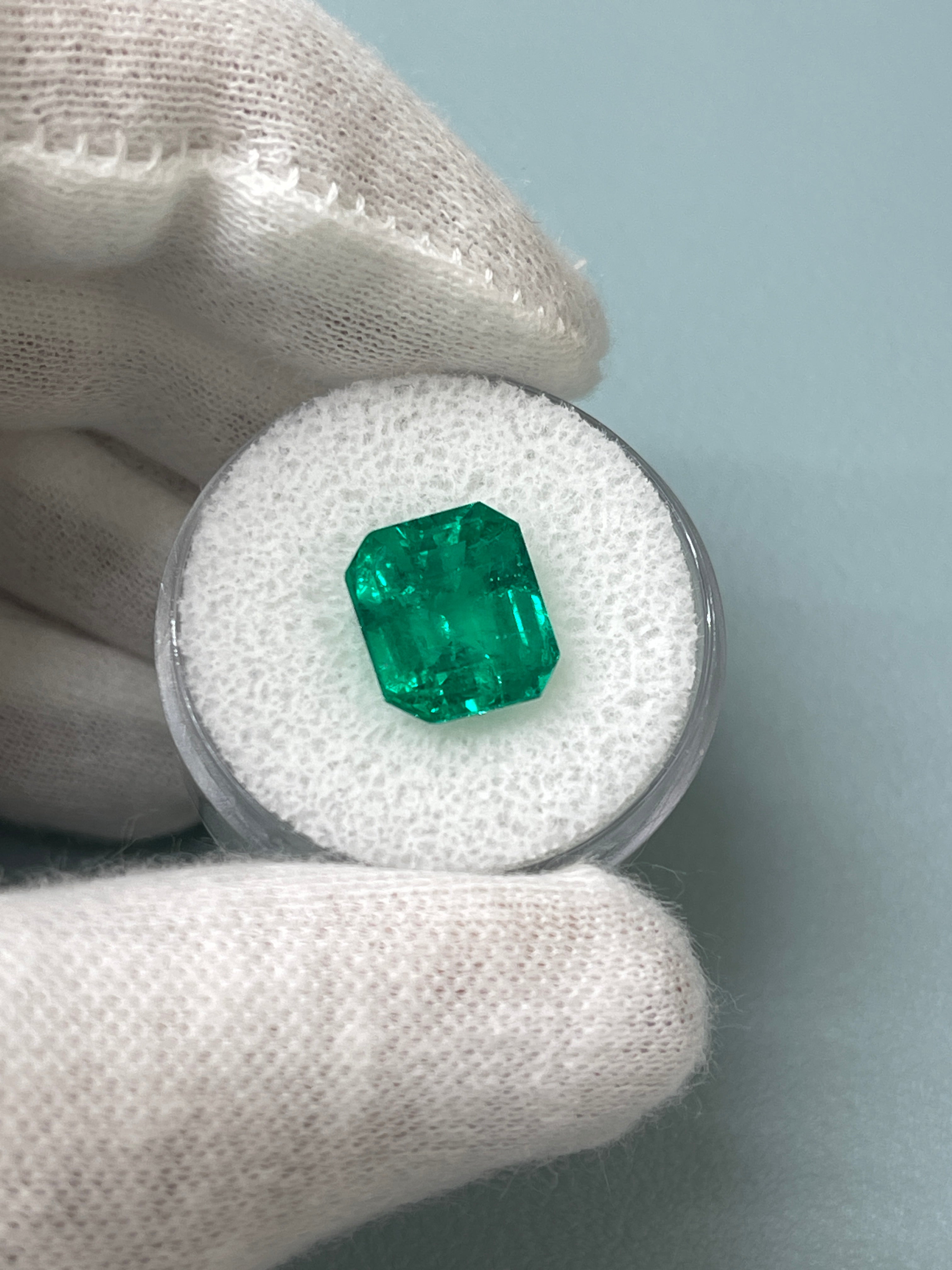 5.02 Carat 11x9mm AAA+ Natural Colombian Emerald Loose Gemstone - Classic Green Emerald Cut for Jewelry Making, Engagement Rings & Luxury Gifts