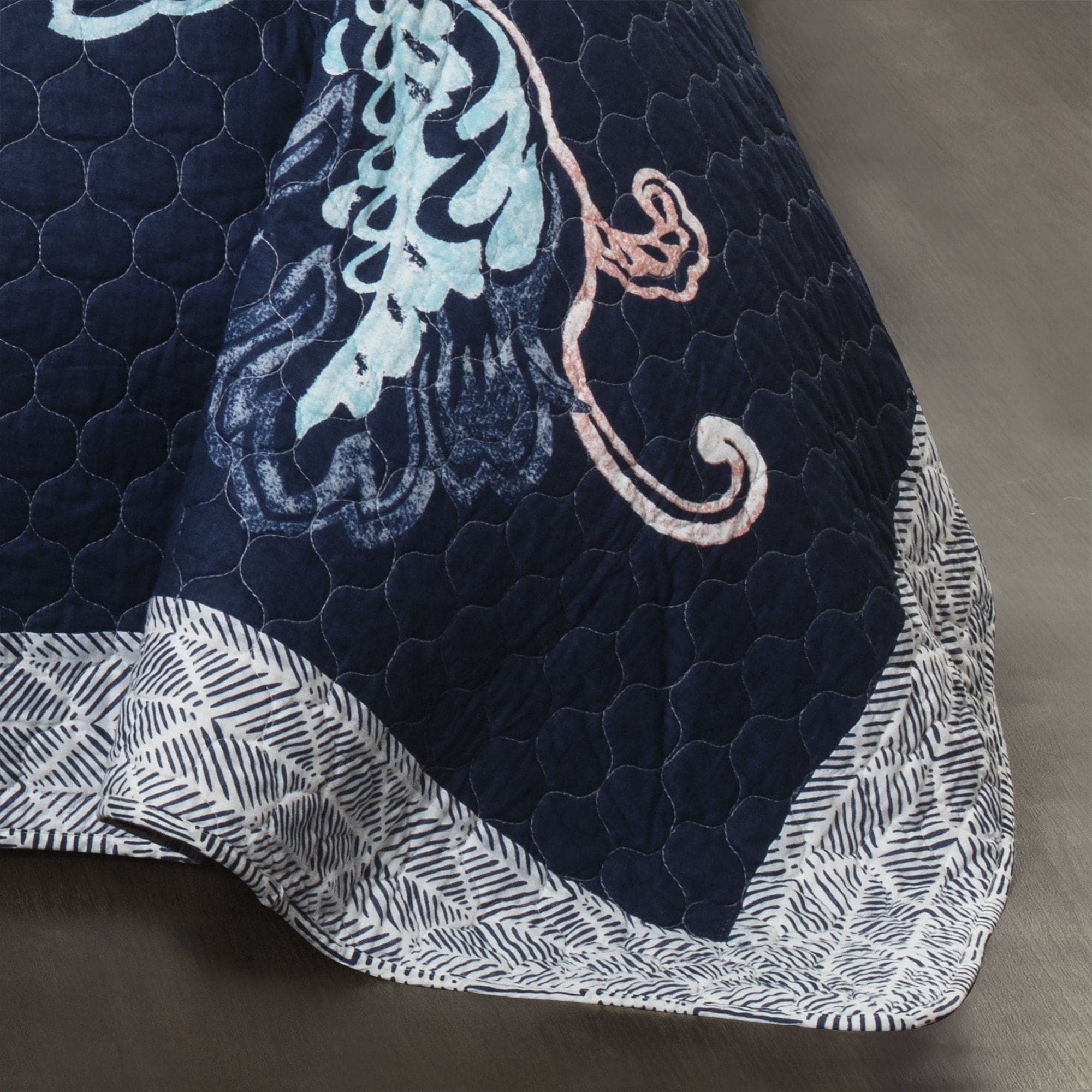 Aster Quilt 3 Piece Bedding Set - Soft & Breathable Comforter with Pillow Shams - Perfect for Cozy Bedroom Decor & Guest Room Essentials