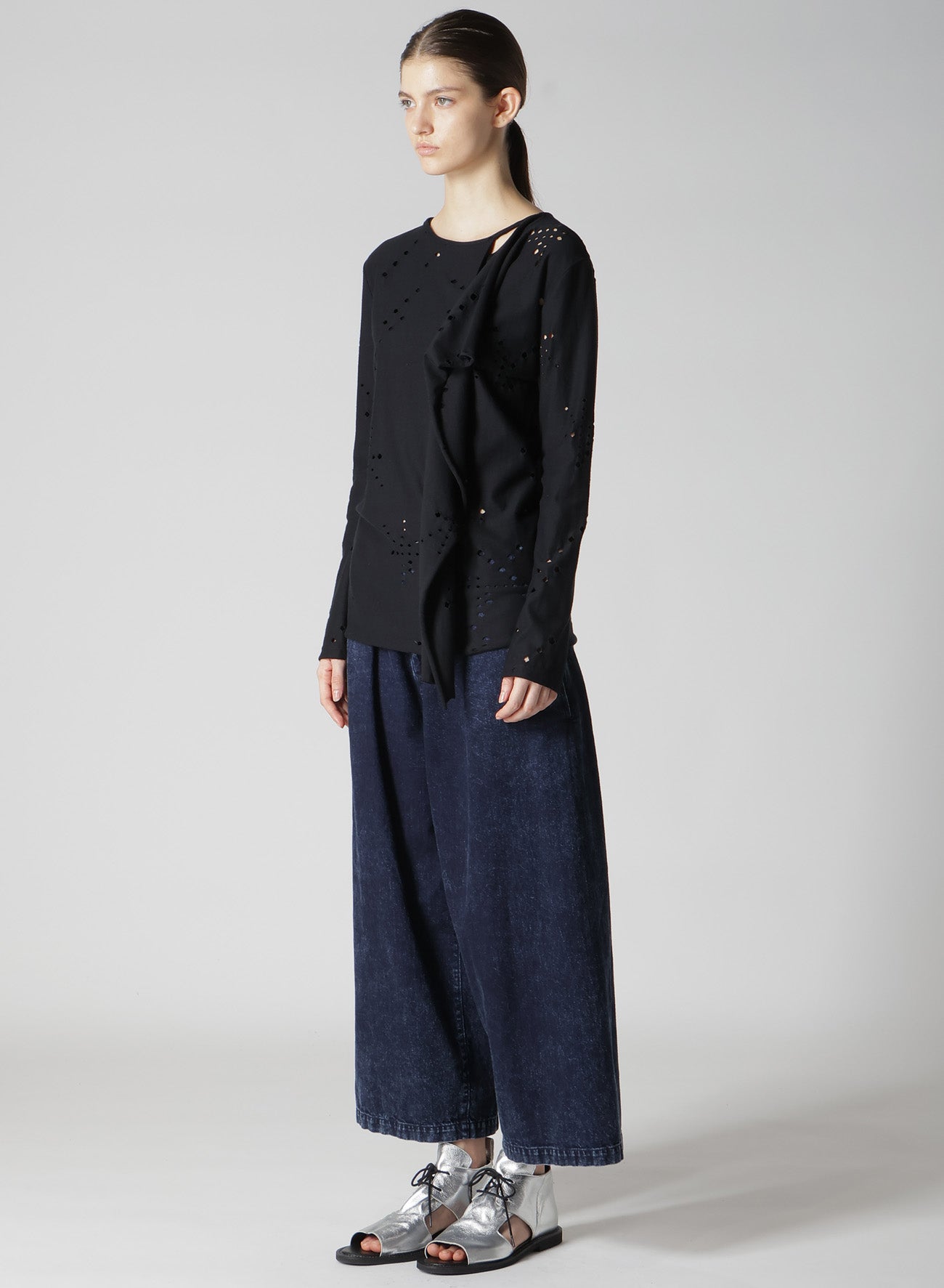 Breathable Cotton Jersey Long Sleeve T-Shirt with Unique Hole Design - Perfect for Casual Wear, Layering & Everyday Comfort