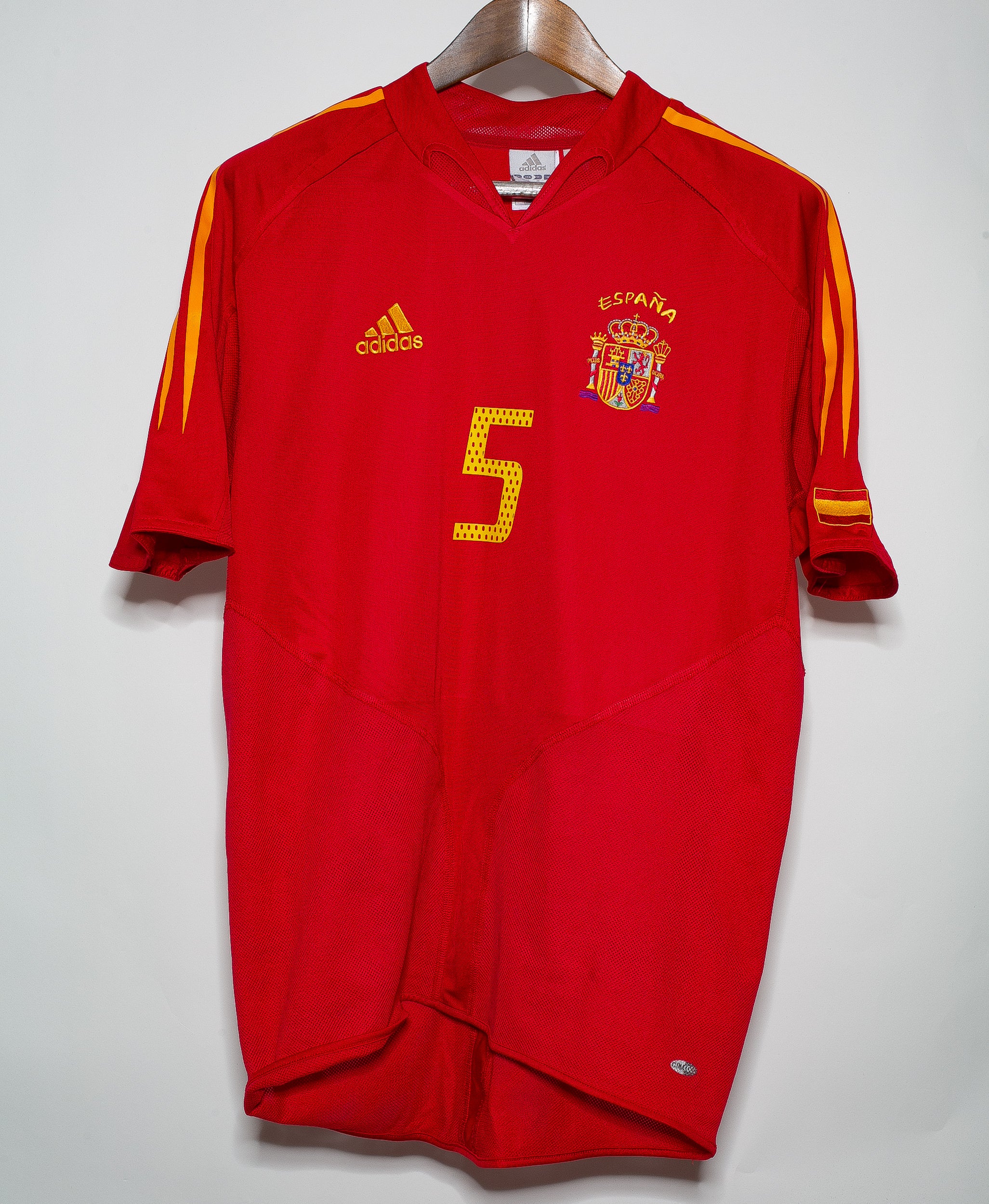 Authentic 2004 Spain Home Soccer Jersey #5 Puyol (Medium) - Perfect for Matchdays, Fan Events & Vintage Collections