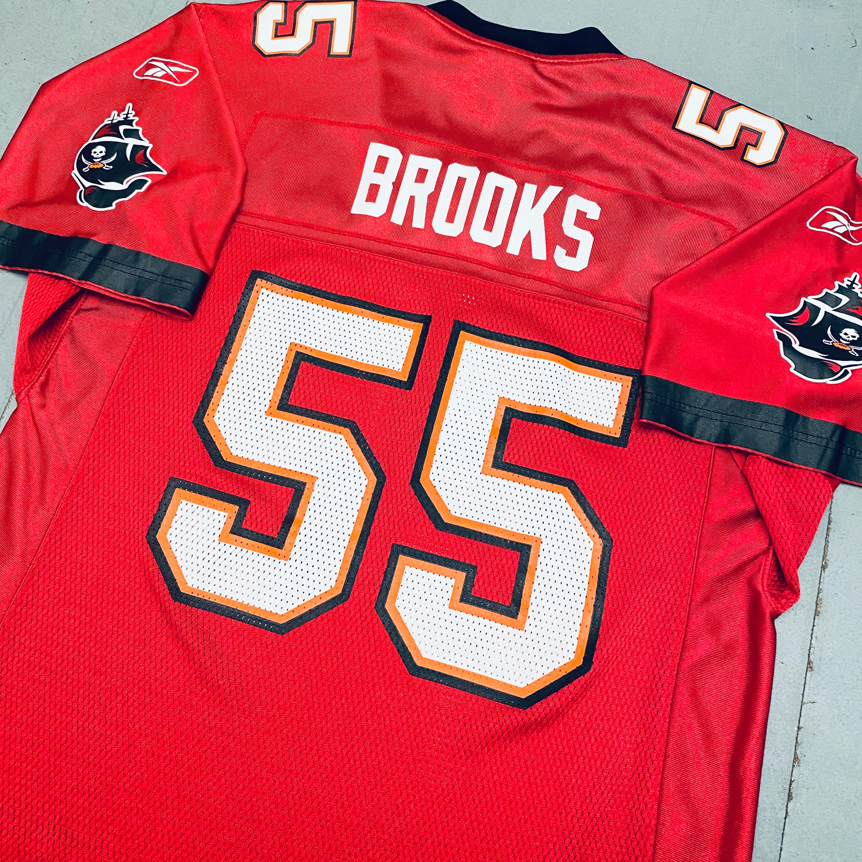 Derrick Brooks Tampa Bay Buccaneers 2004-05 Replica Jersey (Large) - Perfect for Game Day, Fan Events & NFL Memorabilia Collection