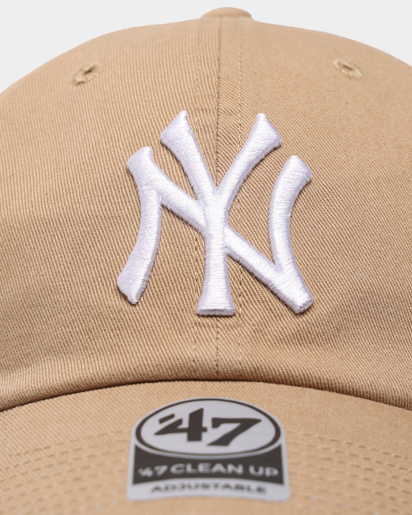 New York Yankees '47 Clean Up Strapback Khaki Adjustable Hat - Official MLB Baseball Cap for Men & Women - Perfect for Games, Casual Wear & Fan Gear