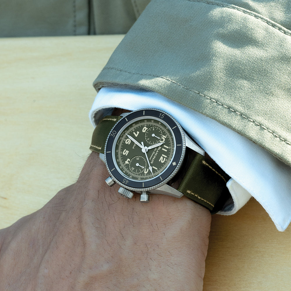Air Command Limited Edition Flyback Chronograph Titanium 42.5mm Green Dial Leather Strap Watch - Perfect for Aviation Enthusiasts & Luxury Collectors