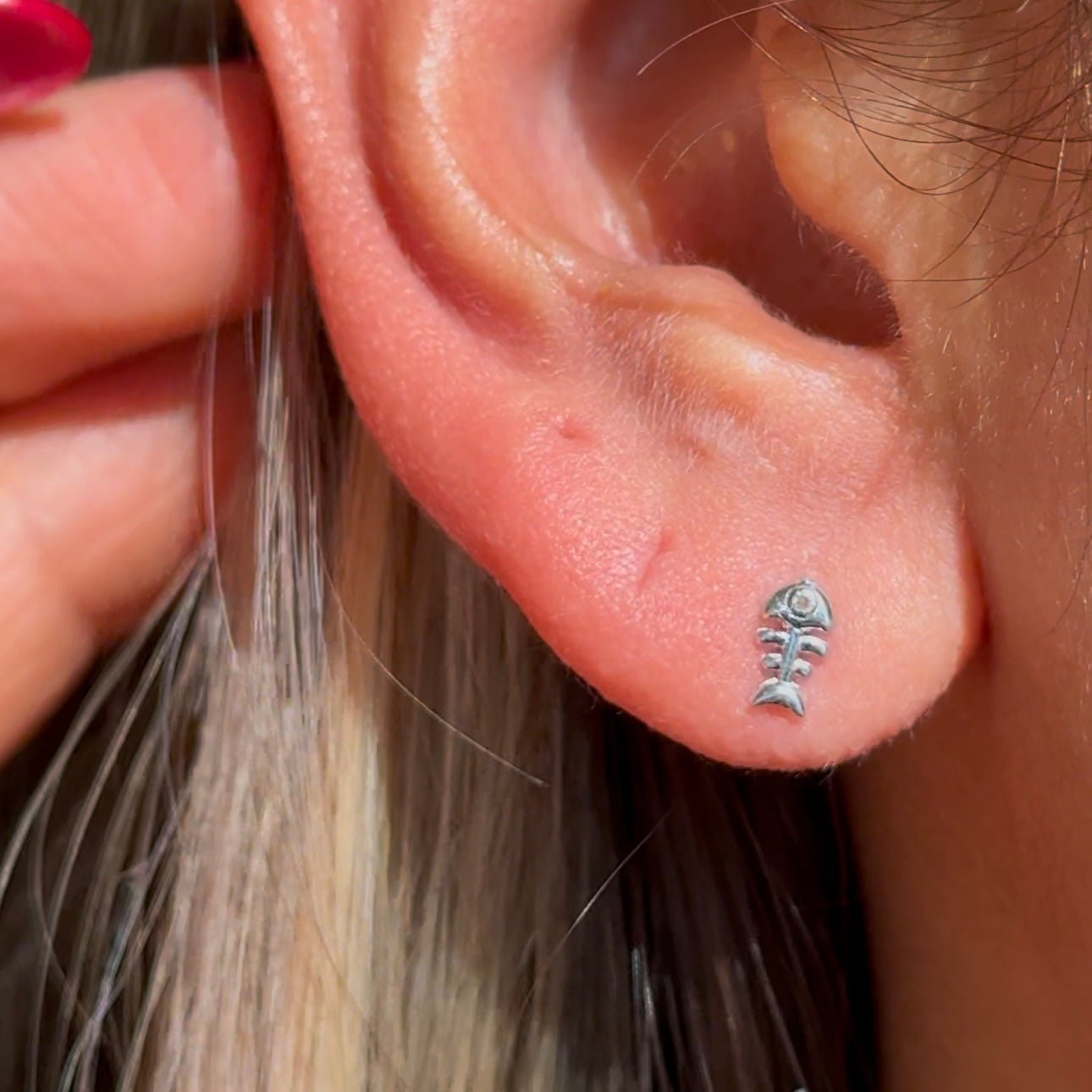 14k White Gold Fishbone Flat Back Stud Earrings - Hypoallergenic & Durable for Everyday Wear, Parties & Special Occasions