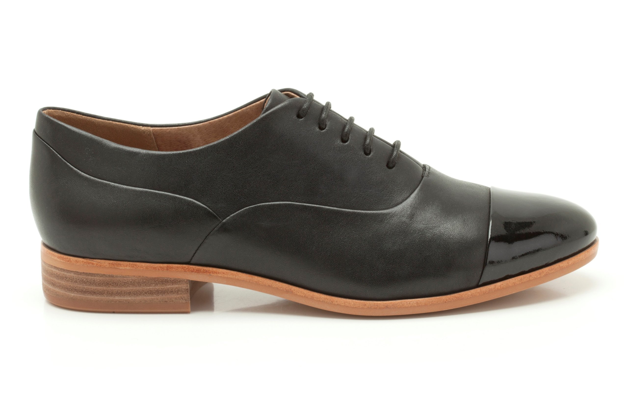 Clarks Women's Comfort Loafers Slip-On Shoes - Casual & Office Wear for Women - Perfect for Work, Travel & Everyday Use