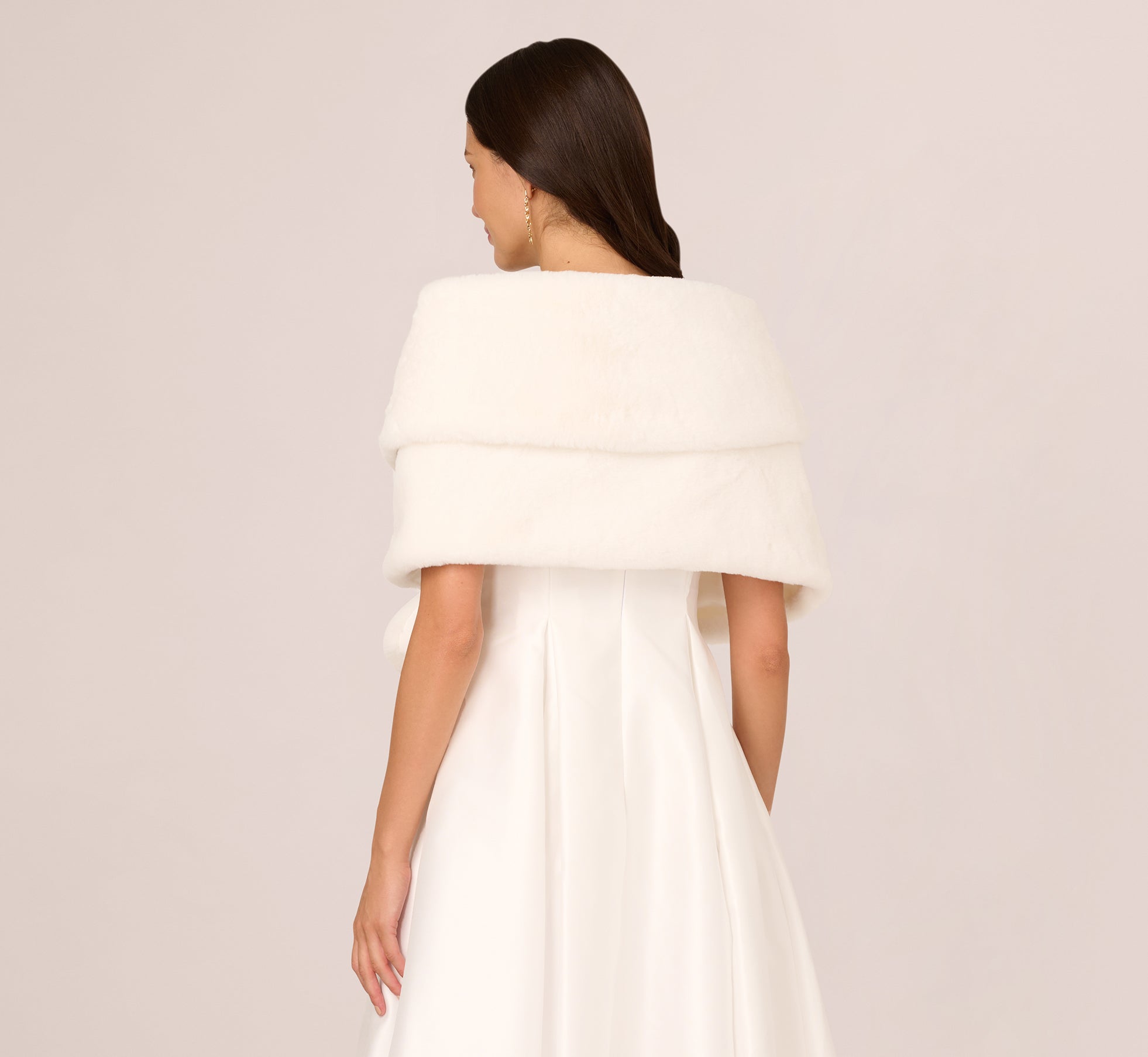 Luxury Ivory Faux Fur Wrap - Soft & Warm Winter Shawl for Women, Perfect for Parties, Weddings & Cold Weather Fashion