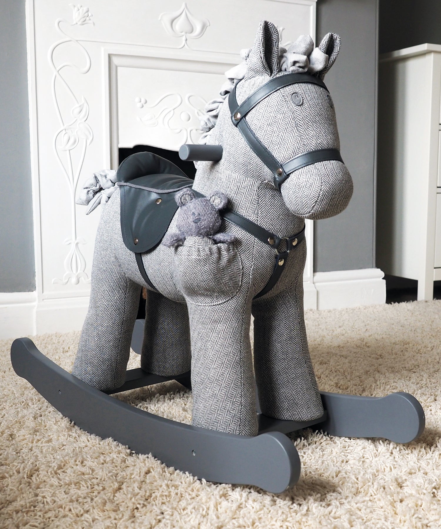 Stirling & Mac Wooden Rocking Horse for Kids - Classic Nursery Decor & Toddler Gift - Perfect for Playrooms, Bedrooms & Birthday Presents