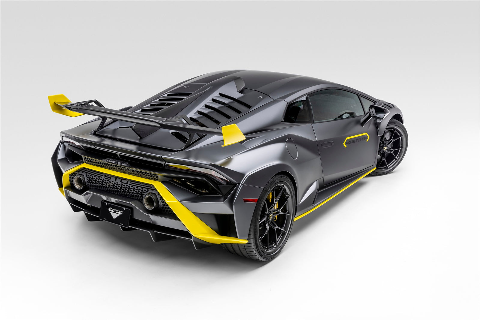 Lamborghini Huracan STO VMPC 208 Diecast Model Car - 1:18 Scale Collectible Supercar Replica for Display & Racing Enthusiasts - Perfect for Home Office Decoration, Car Showcases, and Gift Giving