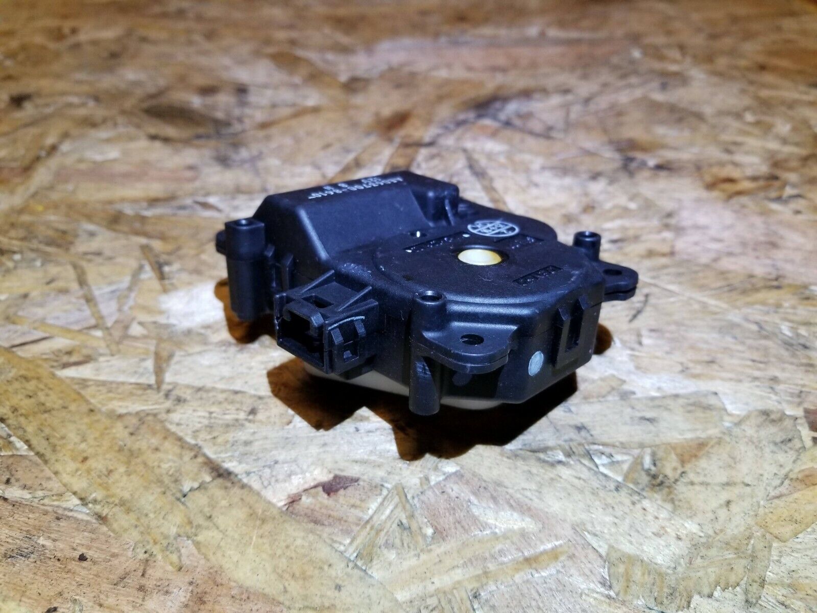 2006-2011 Cadillac DTS Heater Core AC HVAC Air Flap Actuator Motor - OEM Replacement Part for Climate Control System Repair