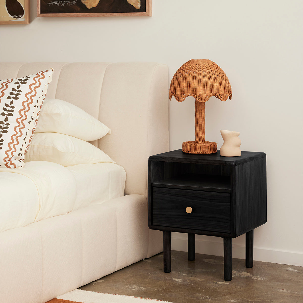 Vintage Brass Bedside Table - Elegant Nightstand with Drawer for Bedroom Decor | Perfect for Small Spaces, Apartments & Guest Rooms