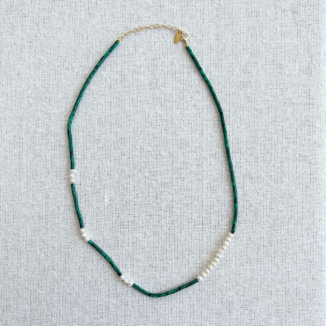 Elegant Pine Pearl Necklace in Green – Perfect for Weddings, Parties & Special Occasions