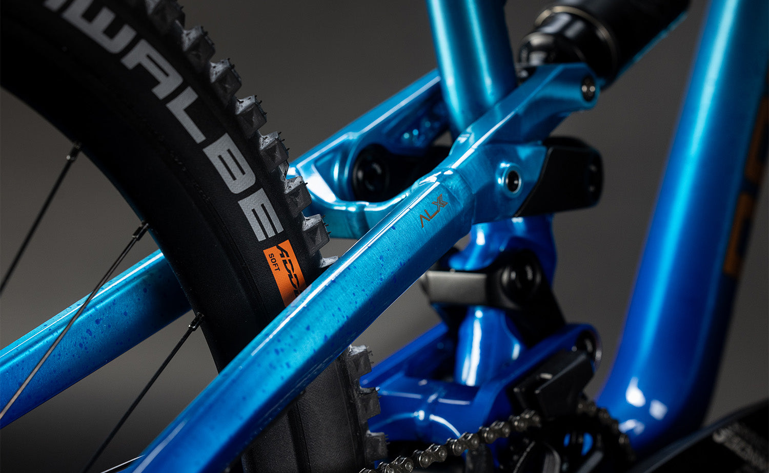 Polygon Collosus DH9 Downhill Mountain Bike - Full Suspension MTB for Extreme Trails & Downhill Racing - Perfect for Off-Road Adventures & Mountain Cycling