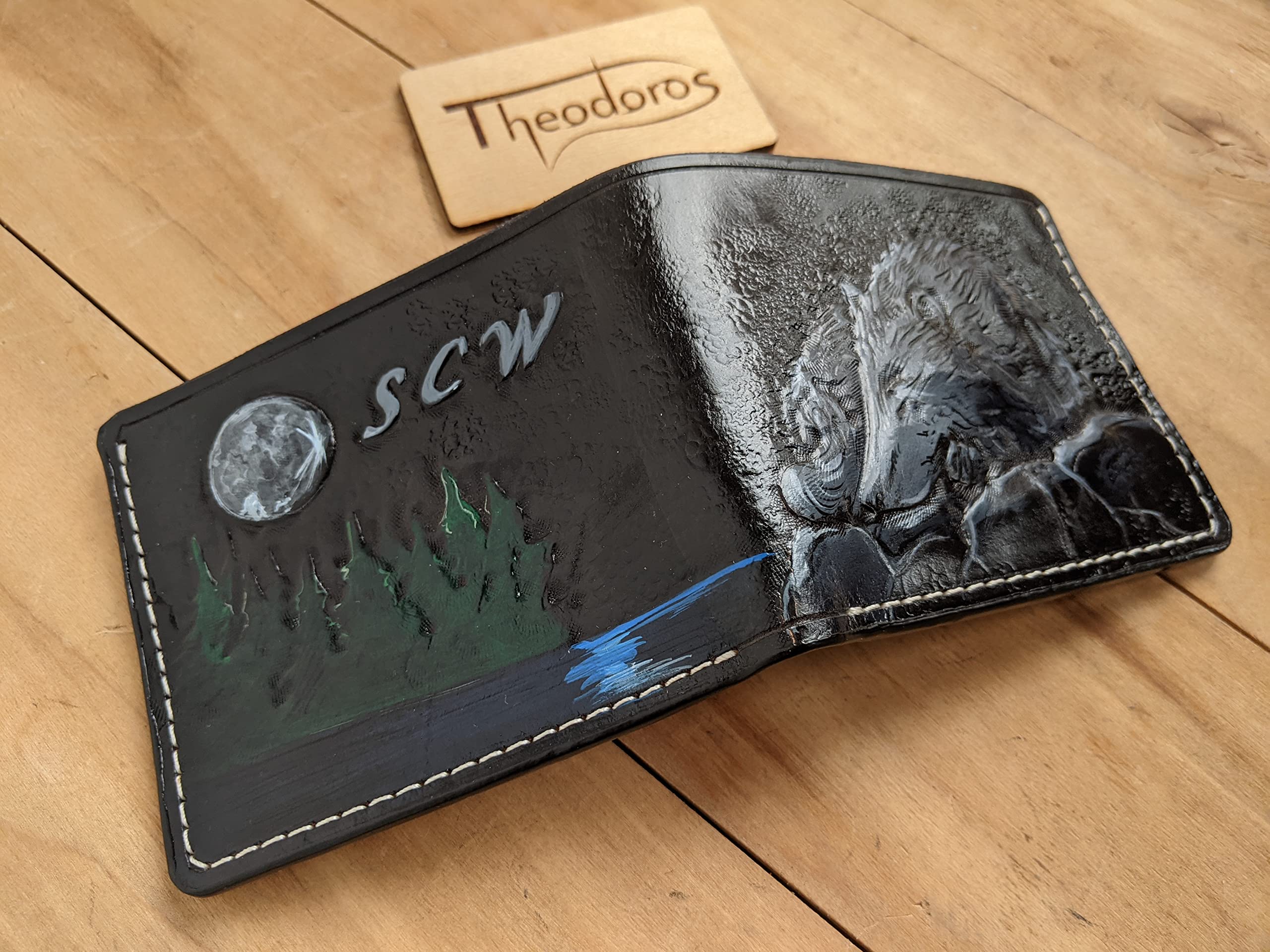 Howling at the Moon Gray Wolf Men's 3D Genuine Leather Bifold Wallet - Handmade Carved & Tooled Airbrush Art Custom Personalized Wallet for Men - Perfect Gift for Father's Day, Birthday & Daily Use