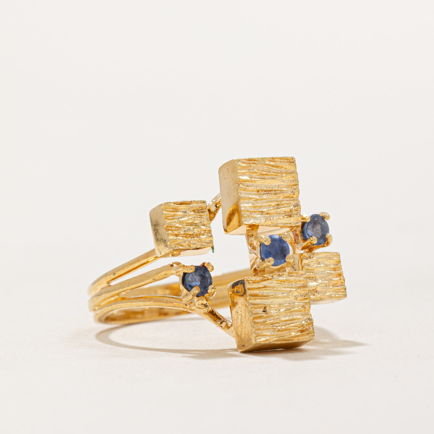 Elegant Sapphire & Cubic Zirconia Cocktail Ring - 0.10ctw Gemstone Jewelry - Size 7 - Perfect for Evening Parties, Weddings & Special Occasions