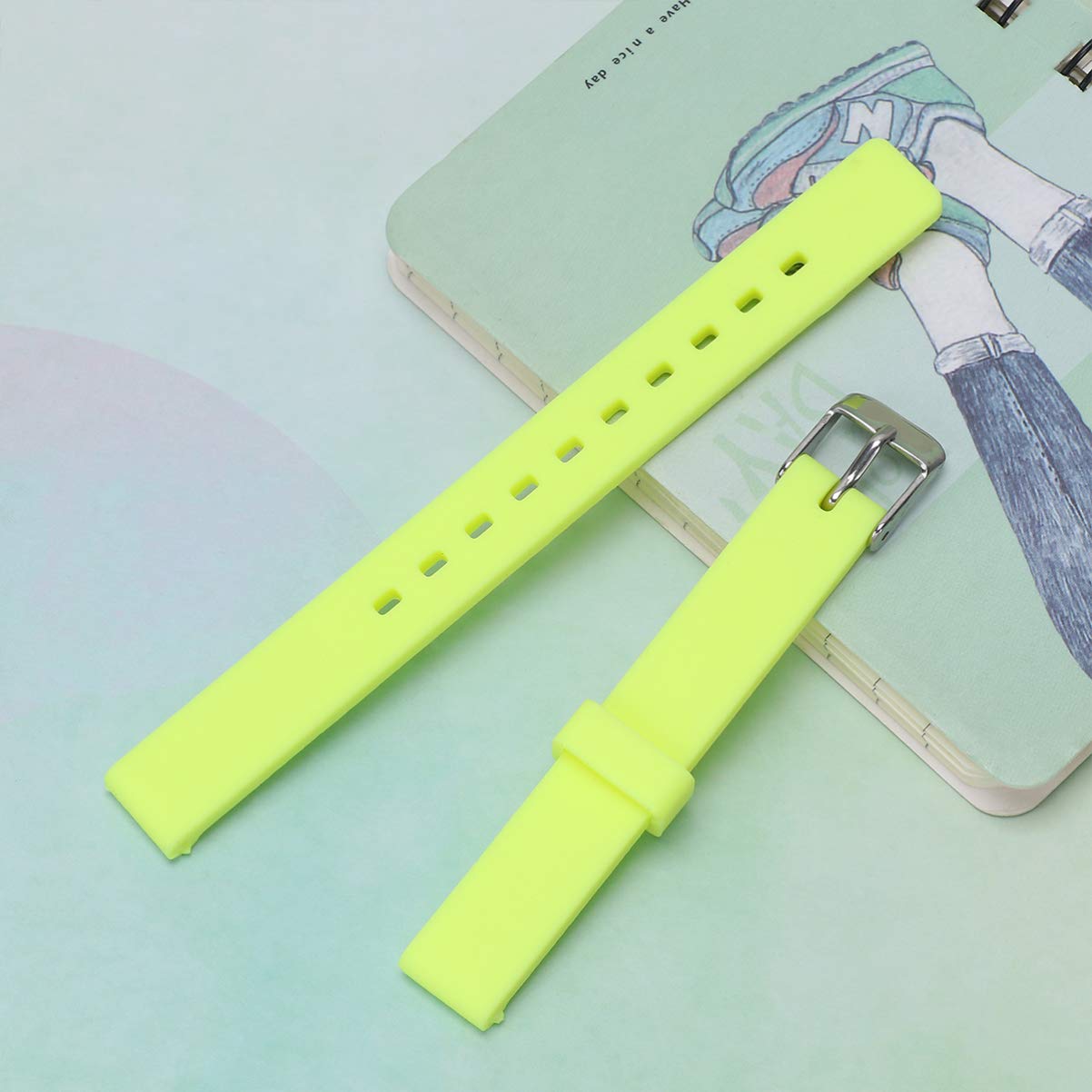 UKCOCO Adjustable Silicone Watch Band Replacement Strap - Durable, Comfortable, Waterproof - Perfect for Running, Swimming & Everyday Wear