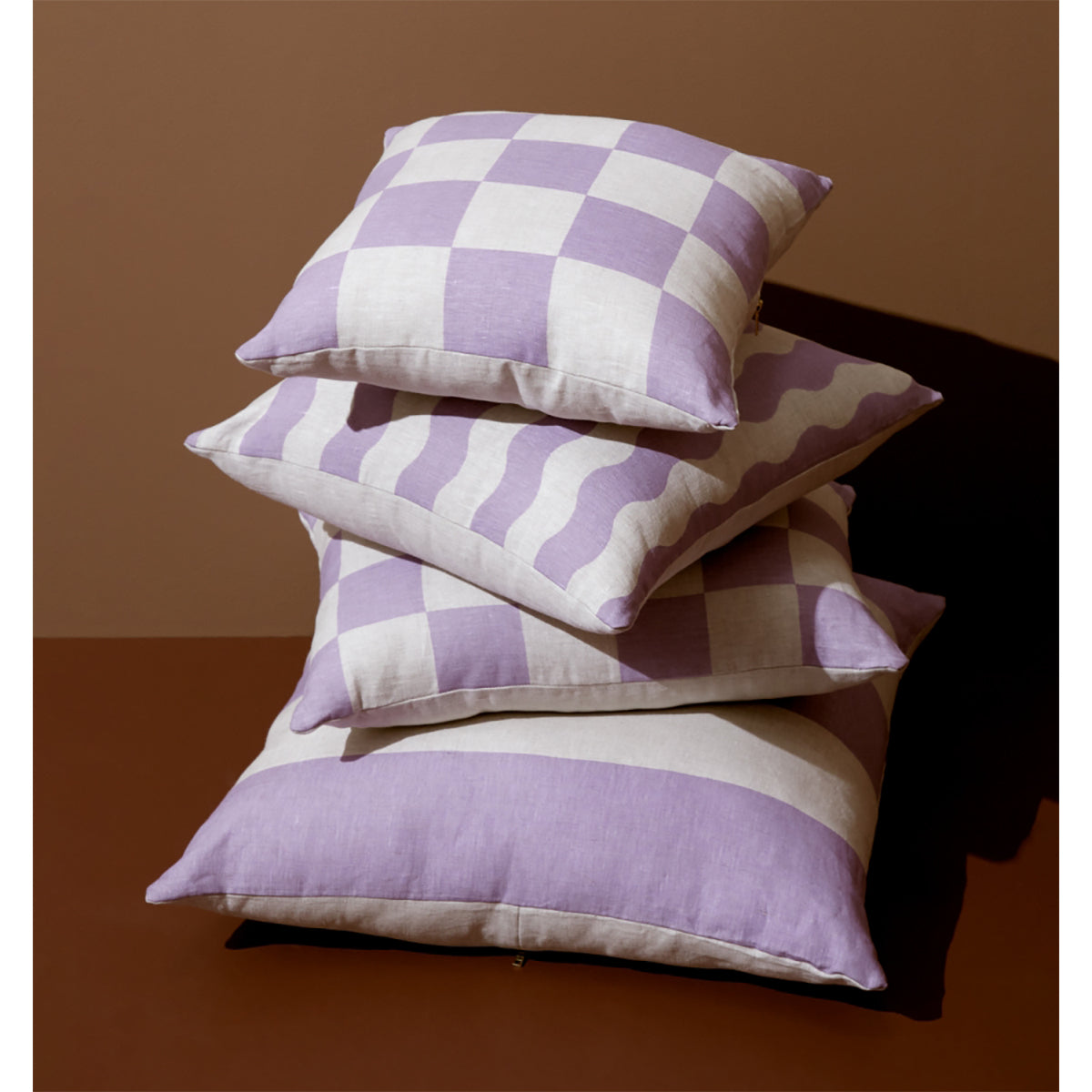 Large Square Checkered Cushion - Stylish Home Decor for Sofa, Bed & Living Room - Perfect for Cozy Comfort & Modern Interior Design