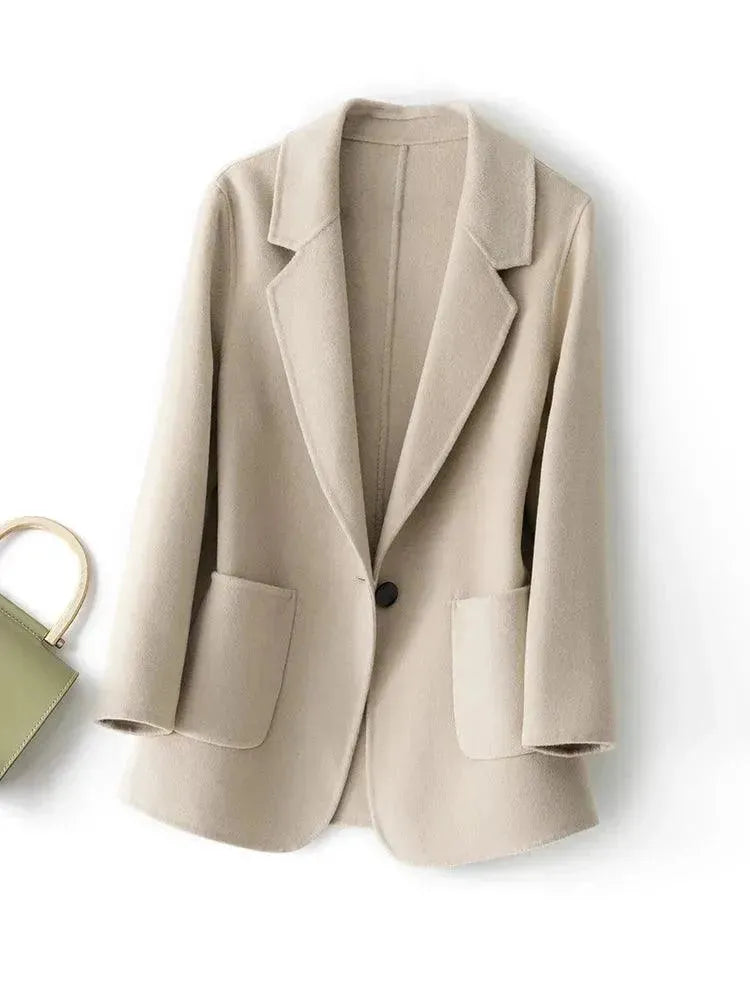 Stylish Loose Women's Coat - Trendy Oversized Outerwear for Fall & Winter - Perfect for Casual Outings, Office Wear & Date Nights