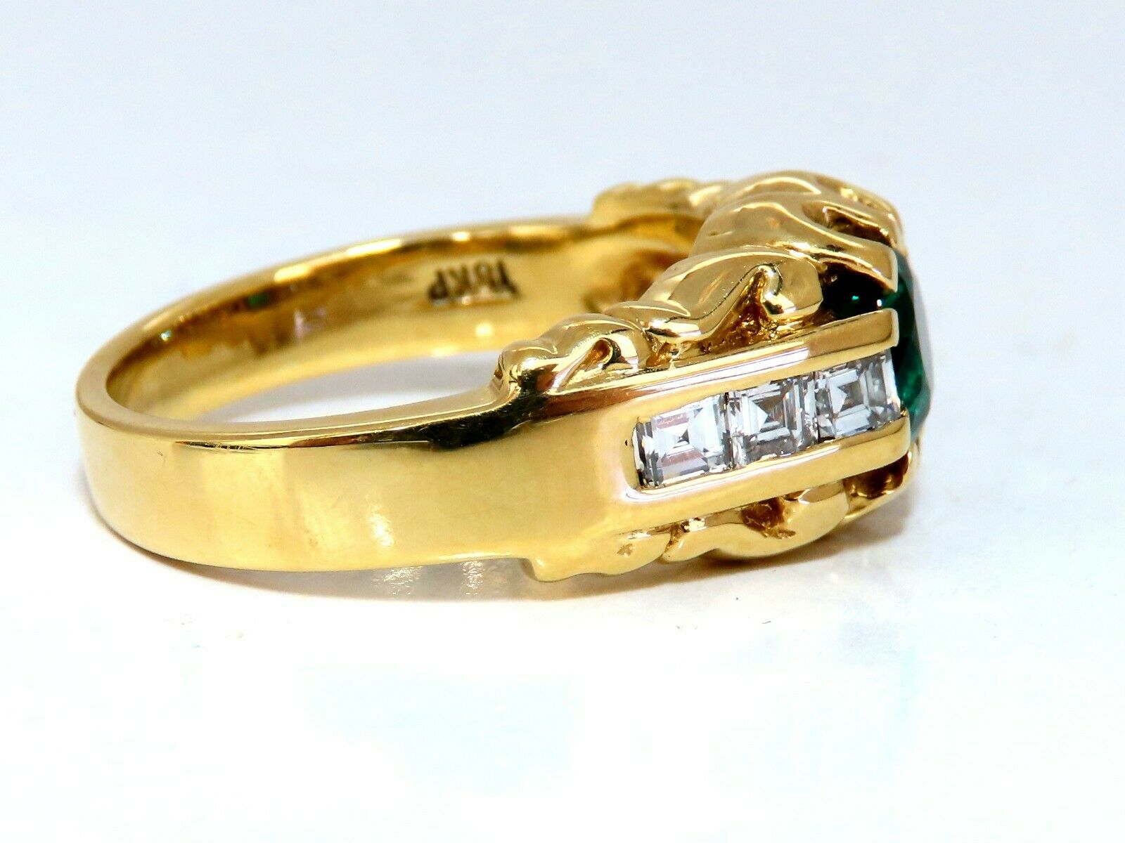 GIA Certified Natural Non-Treated Green Emerald Men's Ring in 18K Gold - Perfect for Weddings, Engagements & Special Occasions