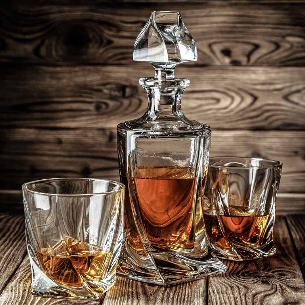 Premium Twisted Whiskey Decanter Set with 2 Glasses & 9 Whisky Stones - Elegant Wooden Gift Box for Bourbon, Scotch & Liquor - Perfect for Home Bars, Gifting & Special Occasions