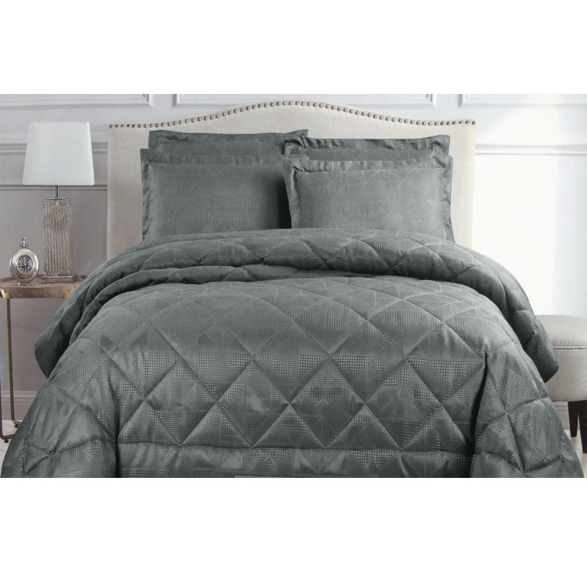 Hotel Living Eli Jacquard Comforter Set Queen Size - Charcoal Grey Luxury Bedding for Upscale Hotels & Home Master Bedroom - Soft & Breathable All-Season Comforter with Matching Pillow Shams