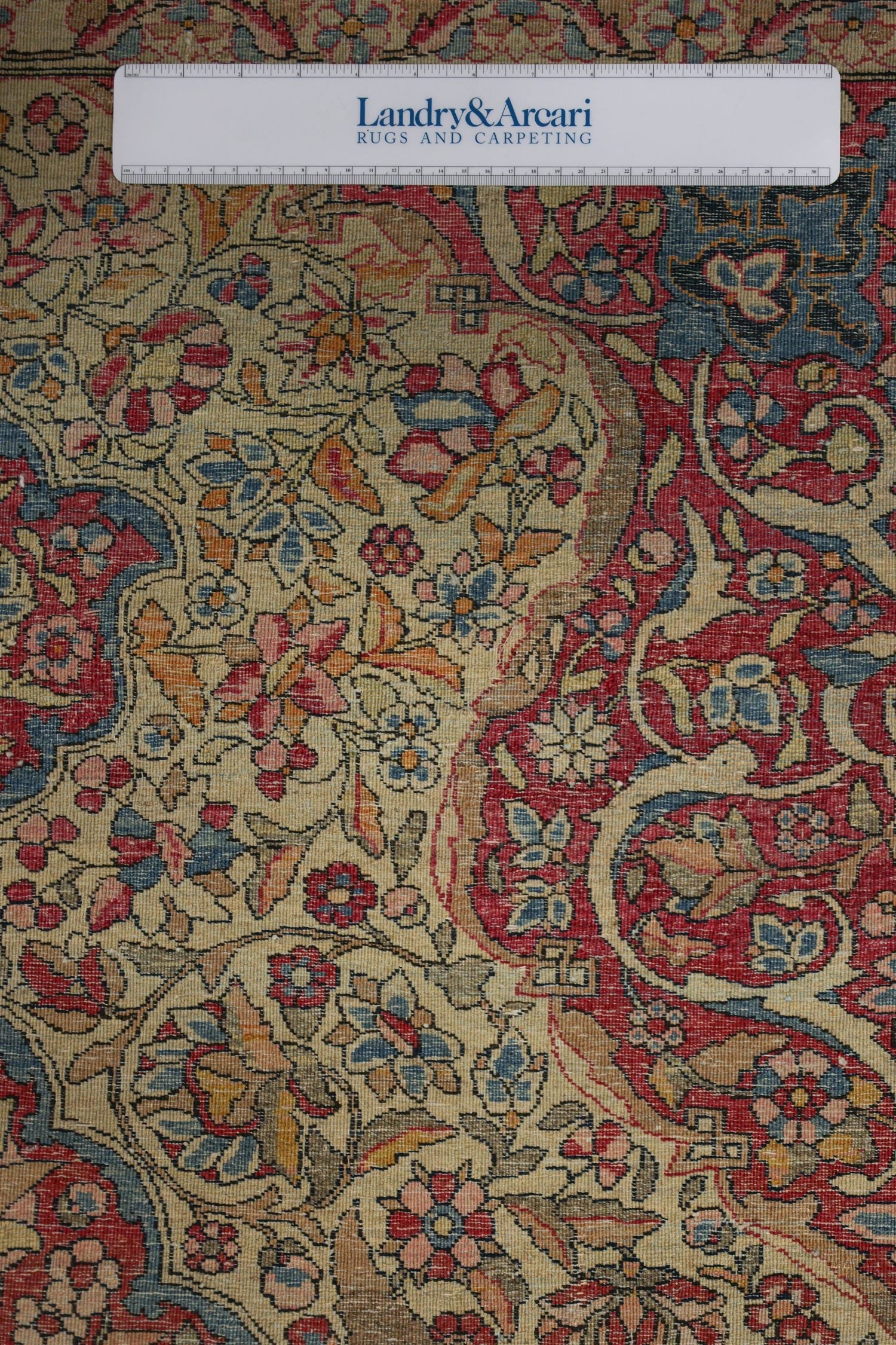 Handwoven Antique Isfahan Persian Traditional Rug - J76413 - Perfect for Living Room, Bedroom & Home Decor