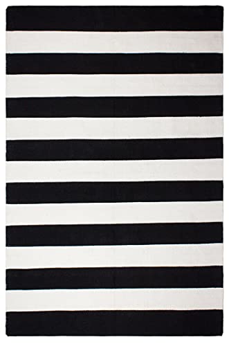 Nantucket - Black & White