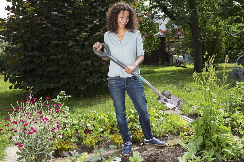Gardena ErgoLine Small Spade - Lightweight Gardening Shovel for Planting, Digging & Weeding - Perfect for Small Gardens, Flower Beds & Indoor Plants