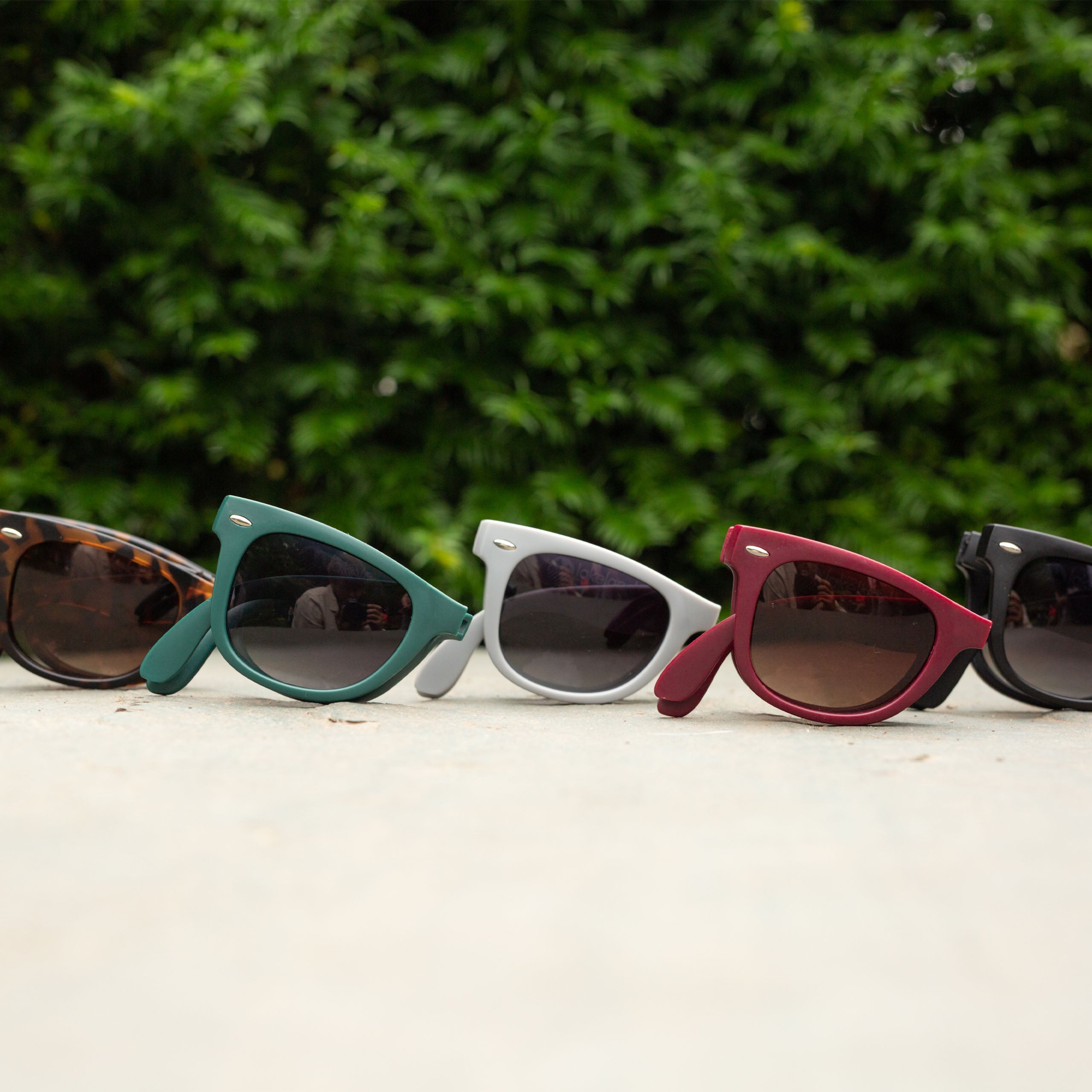 Polarized Folding Sunglasses for Men & Women - UV Protection, Lightweight & Portable - Perfect for Travel, Driving, and Outdoor Activities
