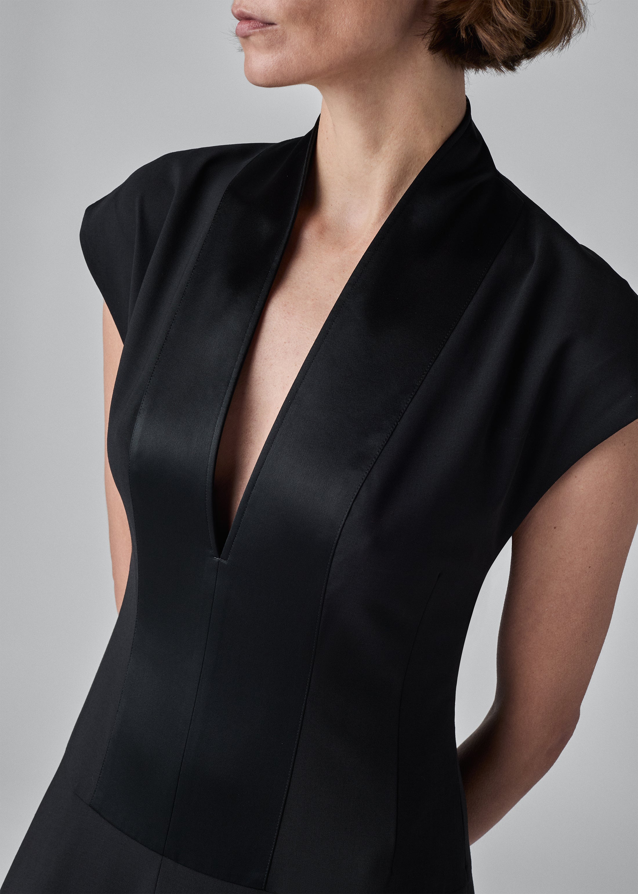 Elegant V-Neck Bubble Dress for Women - Black Flowy Party Dress for Evening, Wedding & Special Occasions