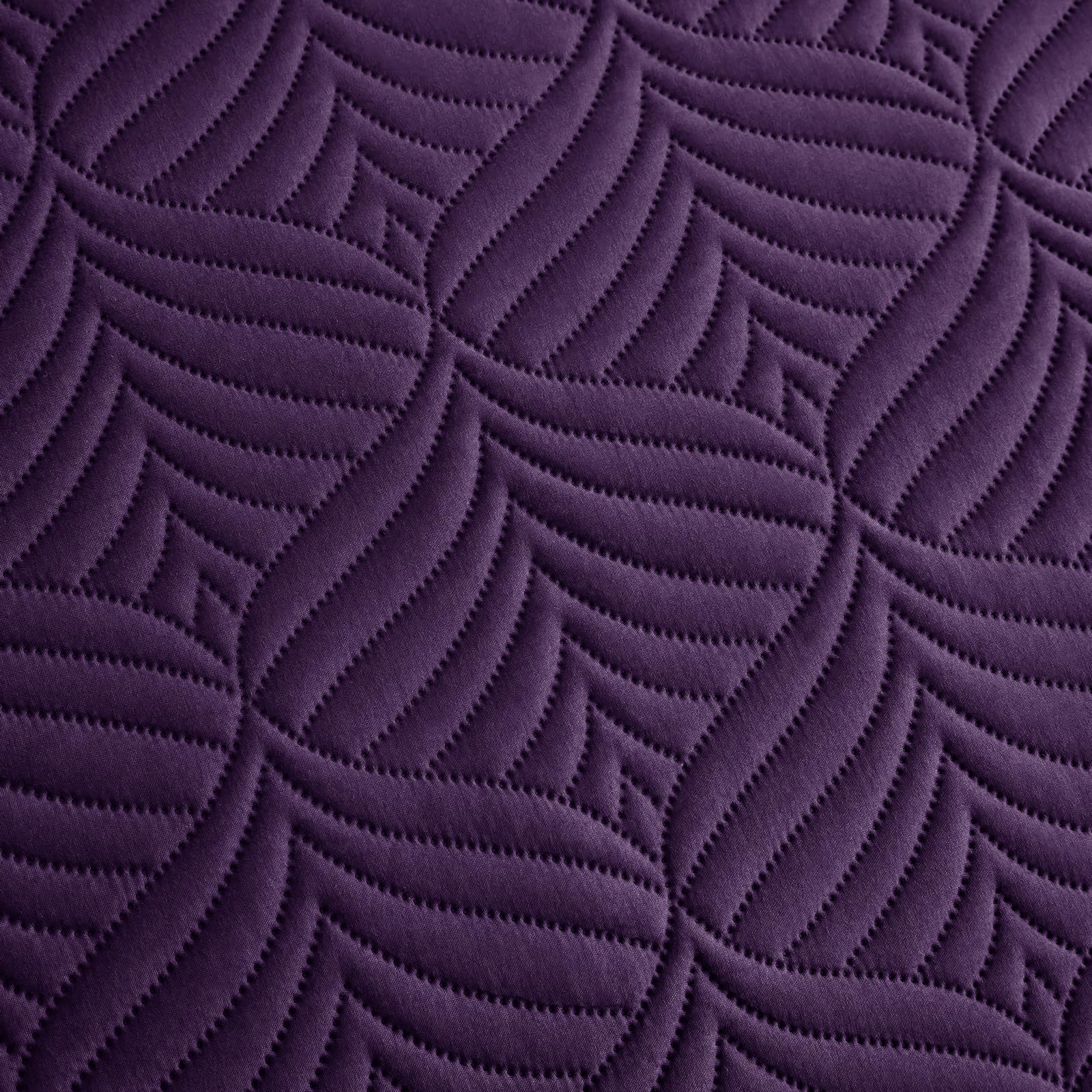 Whale Flotilla Quilts Queen Size - 3-Piece Soft Lightweight Modern Geometric Bedding Set | All-Season Purple Quilt, Coverlet & Bedspread | Perfect for Master Bedroom, Guest Room & Cozy Home Decor