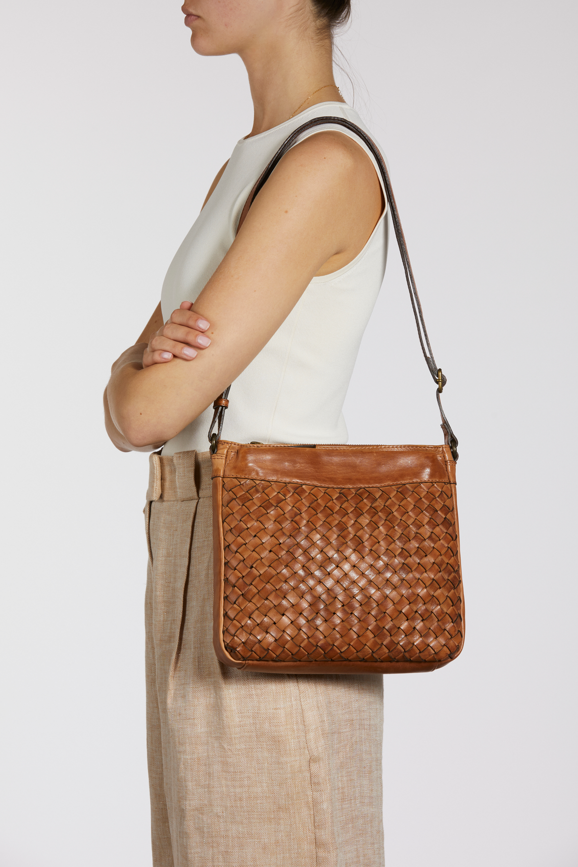 Stylish Palma Leather Weave Crossbody Bag for Women - Fashionable Handmade Genuine Leather Purse - Perfect for Travel, Shopping & Everyday Use