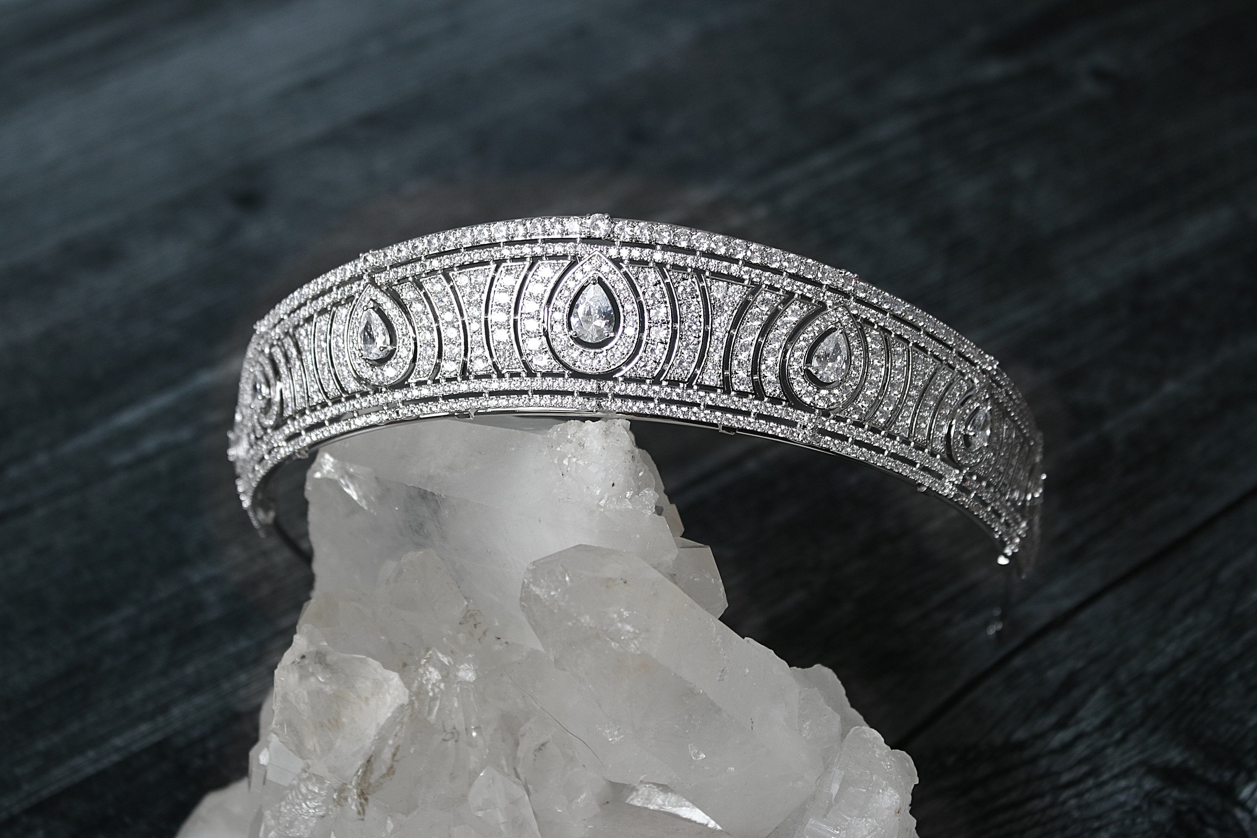ANNE Simulated Diamond Bandeau Tiara - Elegant Crystal Bridal Headpiece for Weddings, Prom & Special Occasions