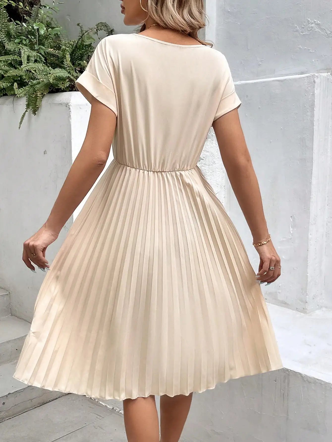 Elegant Ruffle Sleeve Pleated Dress for Women - Trendy & Fashionable Cross-Border European & American Style - Perfect for Parties, Weddings & Special Occasions