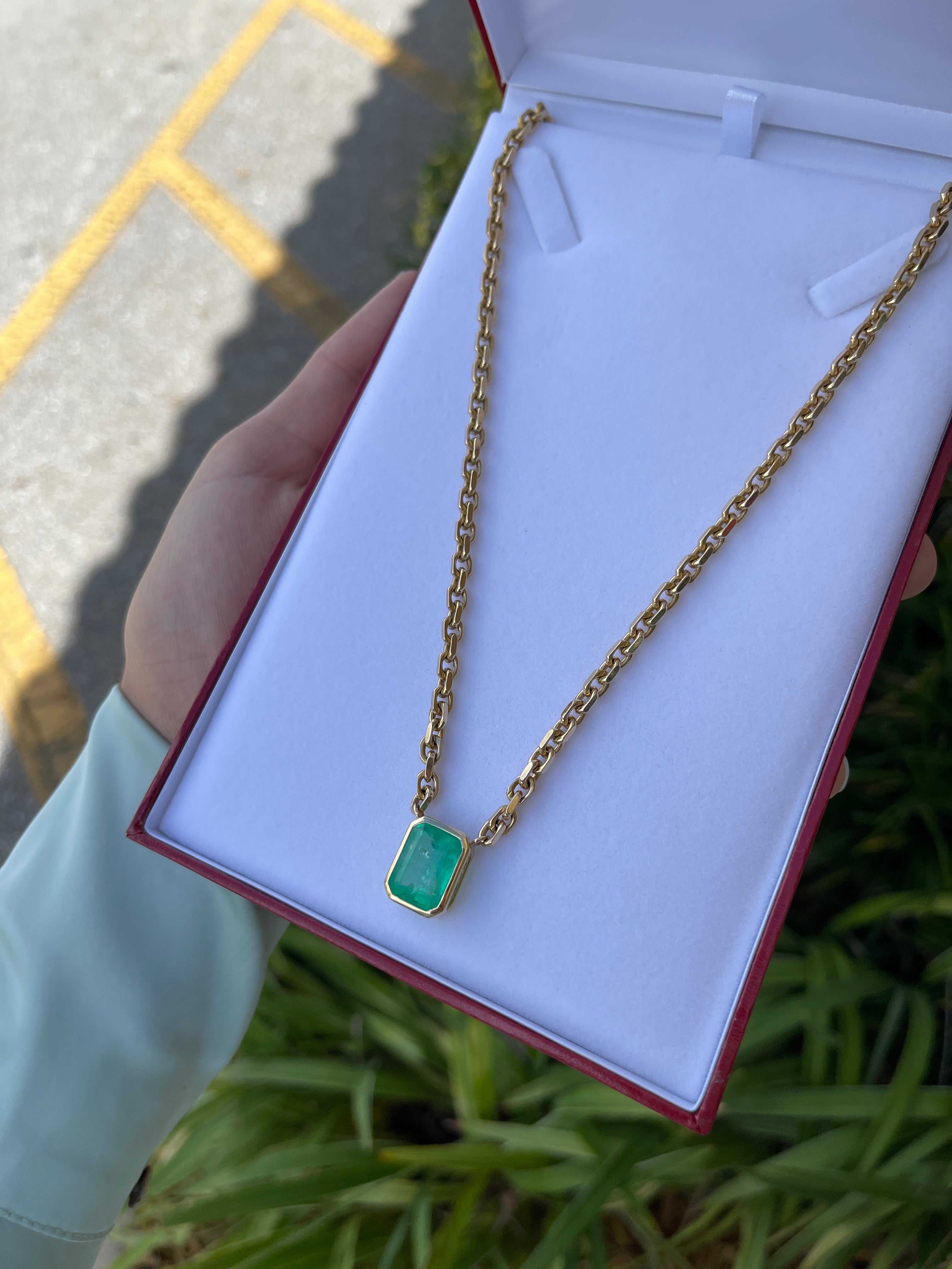 7.61 Carat Natural Colombian Emerald Bezel Set Unisex Solitaire Necklace in 14K Gold - Perfect for Weddings, Anniversaries & Special Occasions