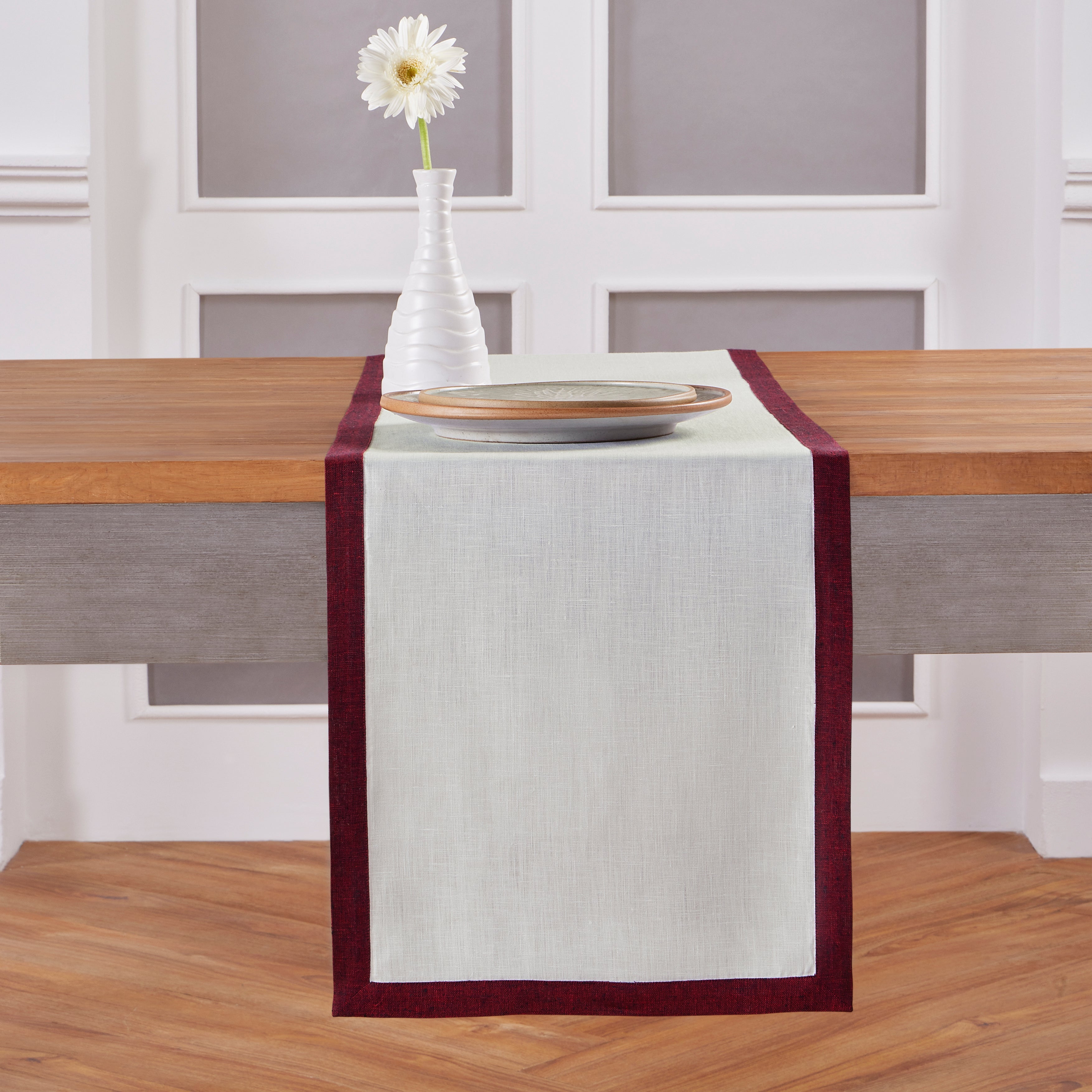 Elegant Classic Table Runner for Dining Room Decor - Perfect for Weddings, Holidays & Home Decor
