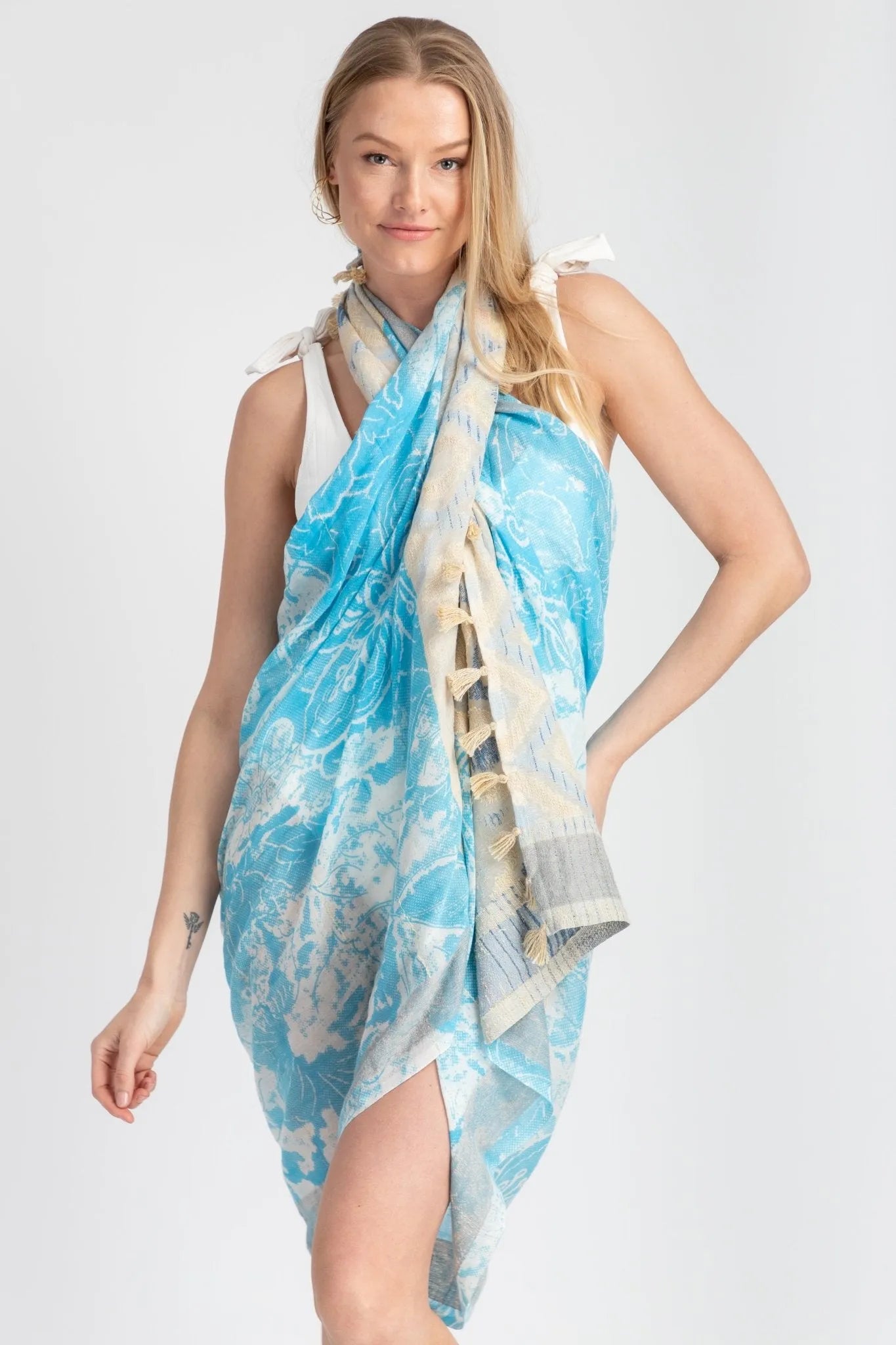 Stylish Misty Mixed Bordered Scarf - Soft Winter Fashion Accessory for Women - Perfect for Cold Weather, Office Wear & Holiday Outfits