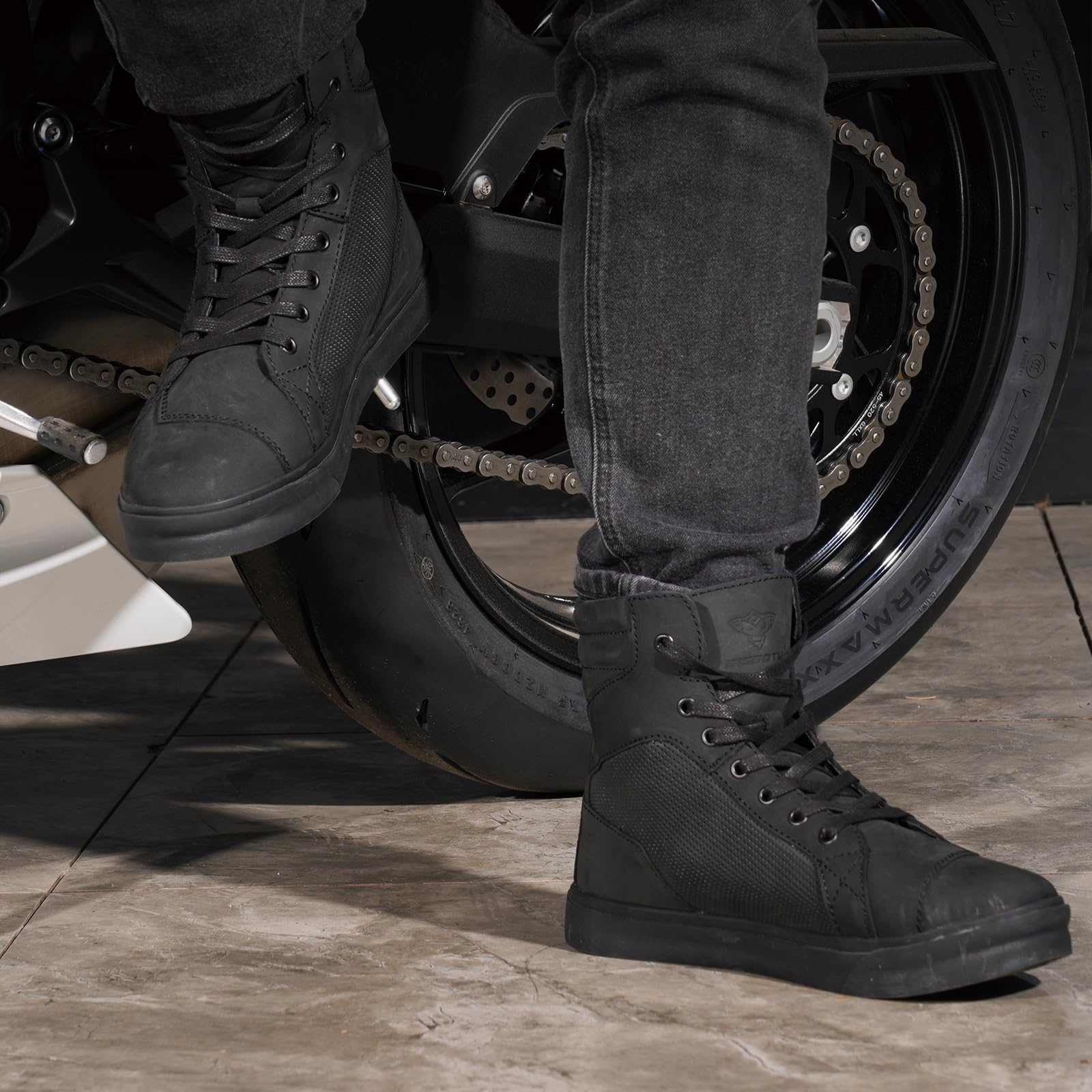 **Men's Motorcycle Riding Boots - Genuine Leather, Breathable, Ankle Support, Side Zipper - Ideal for Street Biking & Commuting**