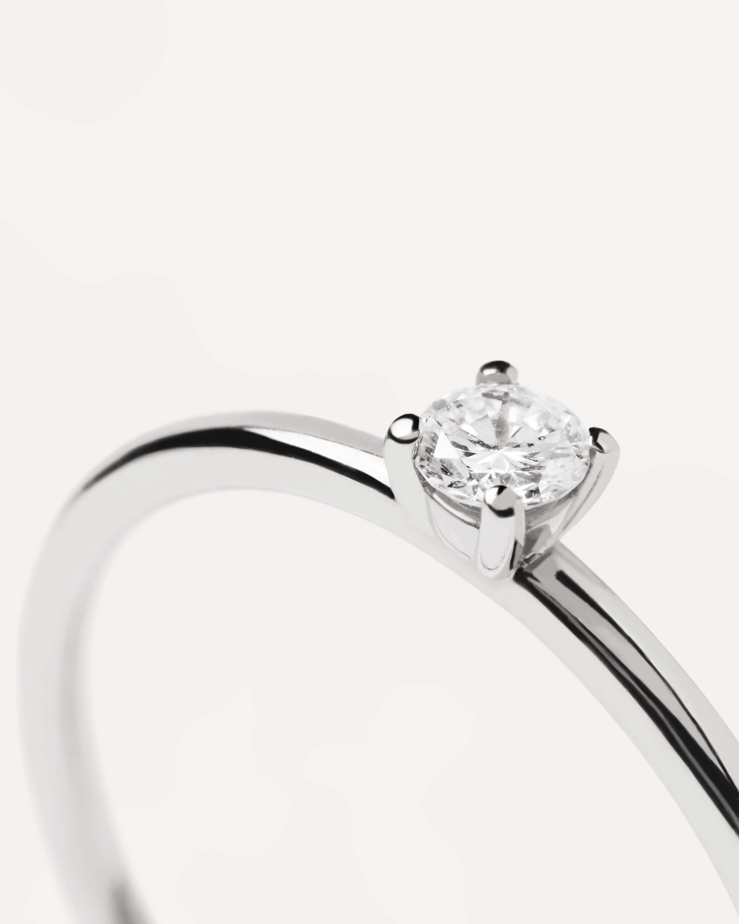 Elegant Solitaire Mini Ring with Diamonds & White Gold – Perfect for Engagement, Wedding & Anniversary Gifts