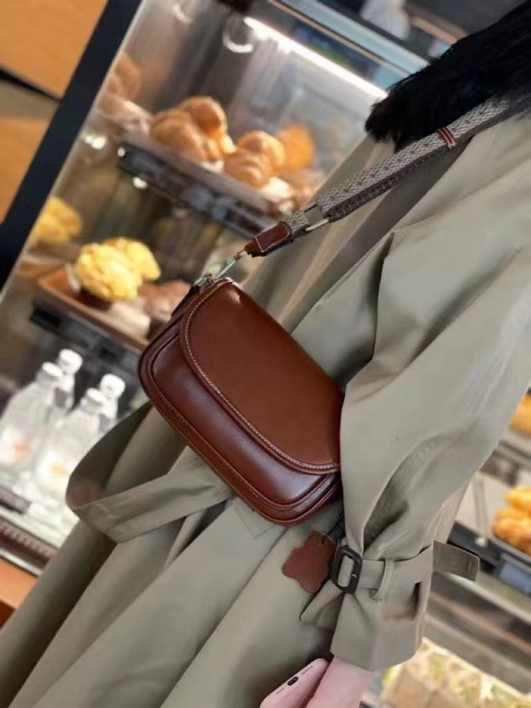 Stylish Leather Flap Crossbody Bag for Women - Fashionable Shoulder Purse for Daily Use, Travel & Shopping